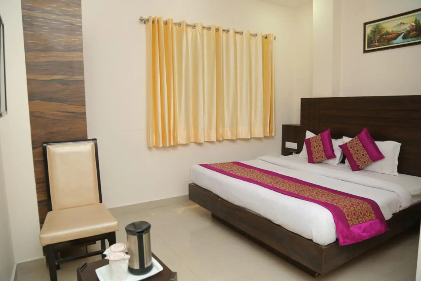 Photo of the whole room in HOTEL GOLDEN DREAMS