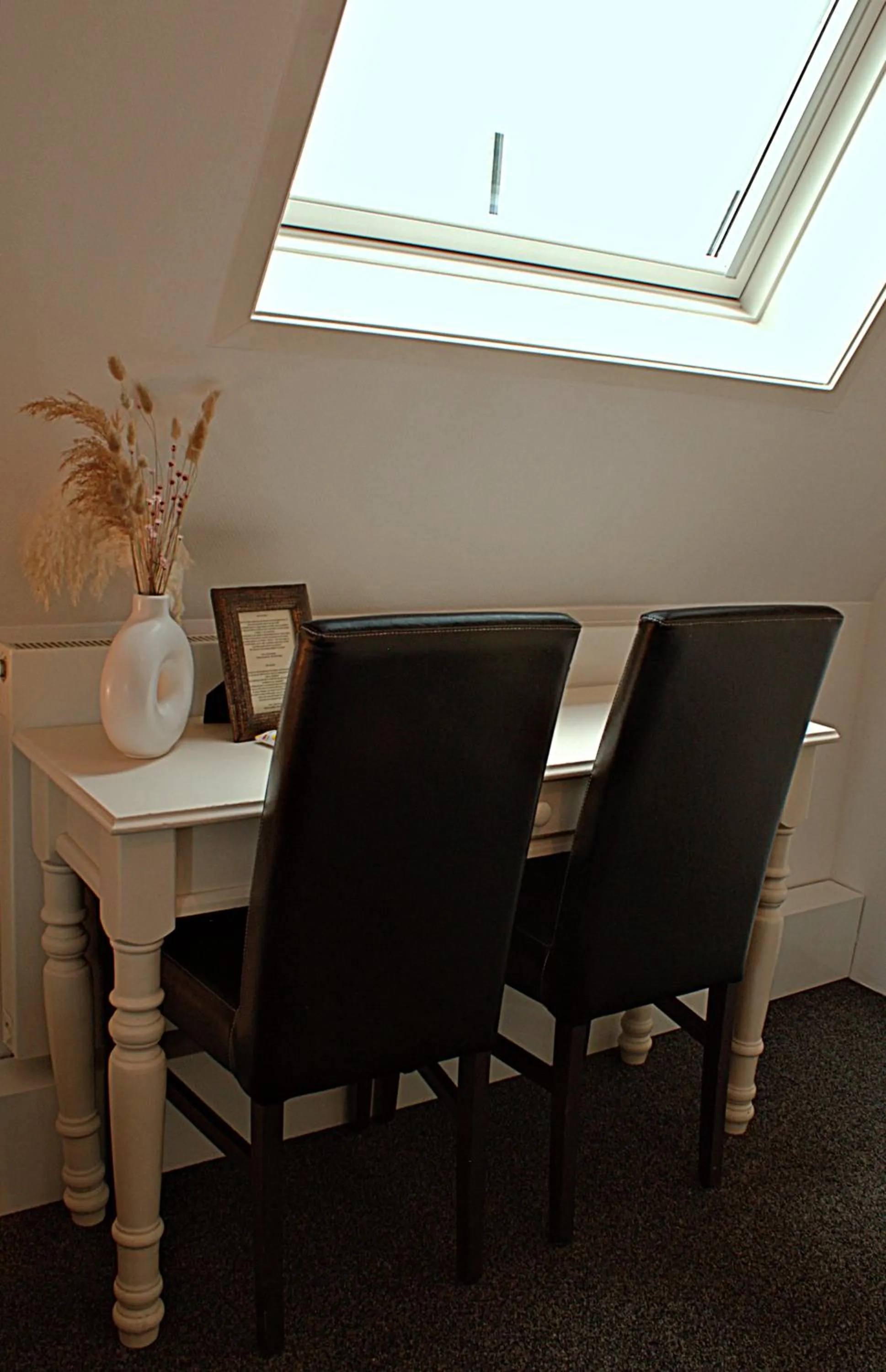 Seating area in Het Wapen van Noordwijkerhout