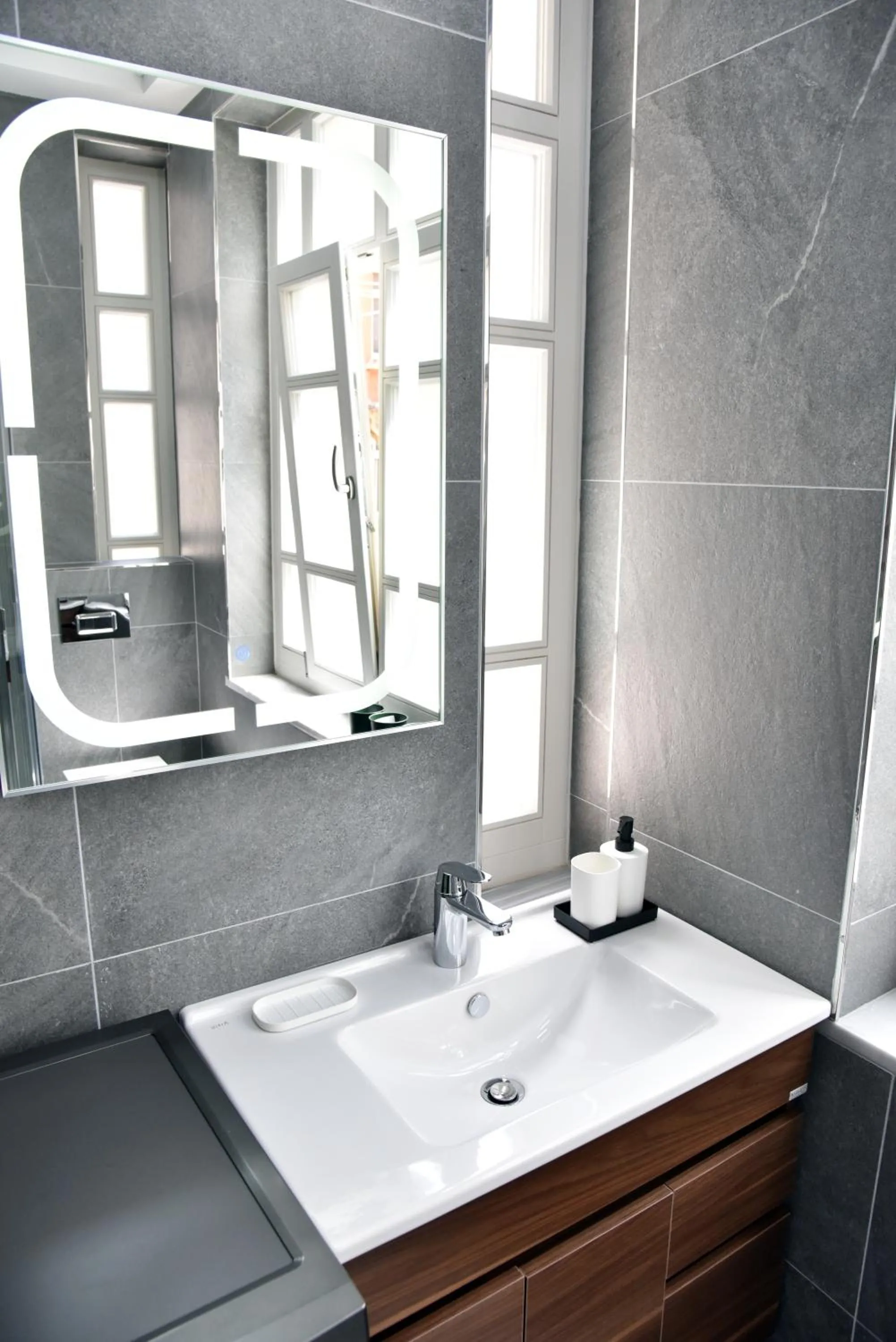 Shower in İstanbul Guesthouse