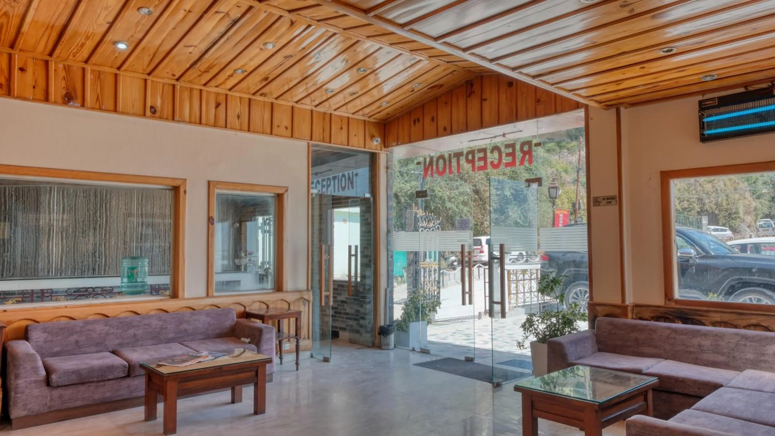 Day in Basera Hotel, Mall Road