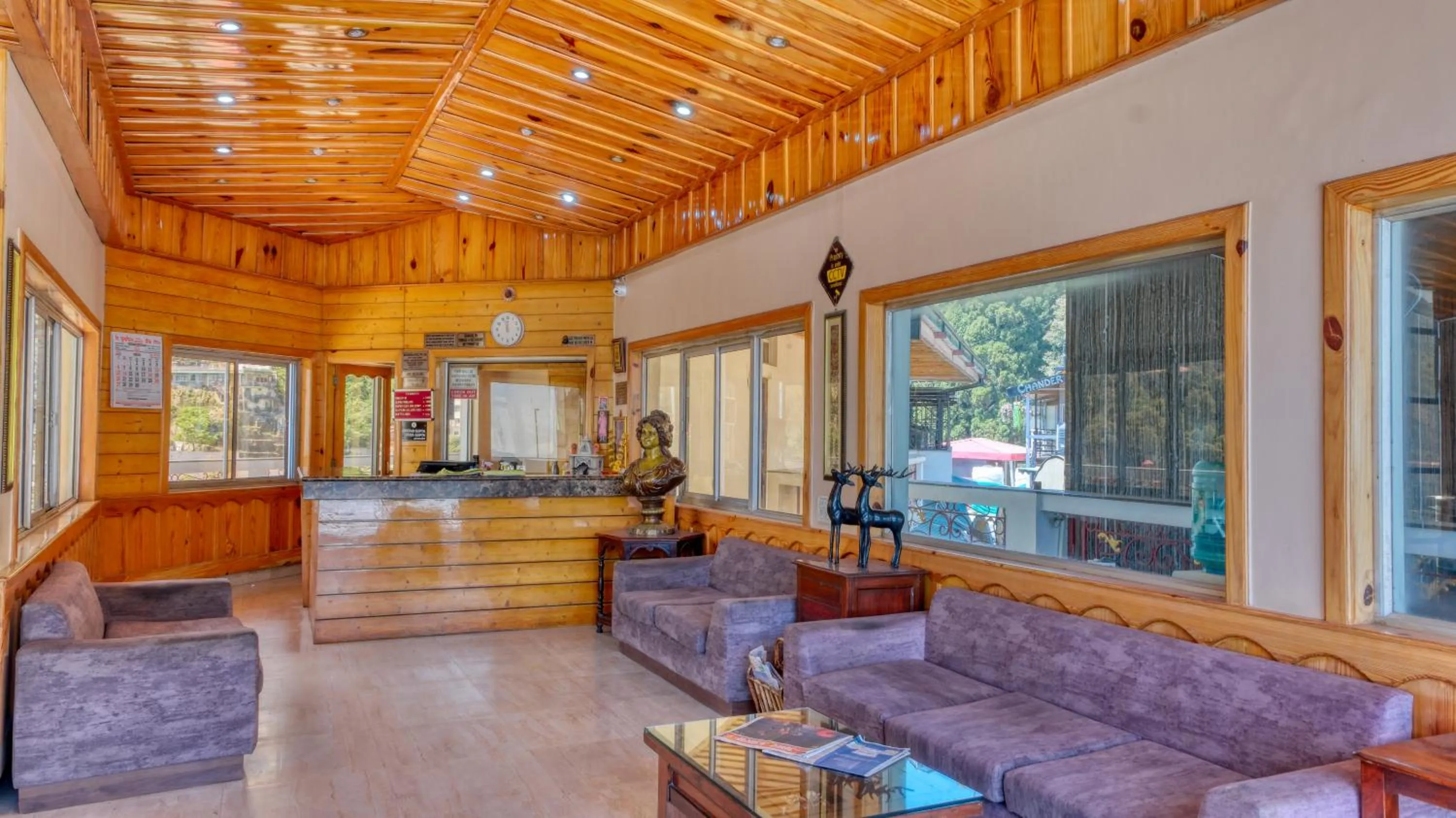 Lobby or reception in Basera Hotel, Mall Road