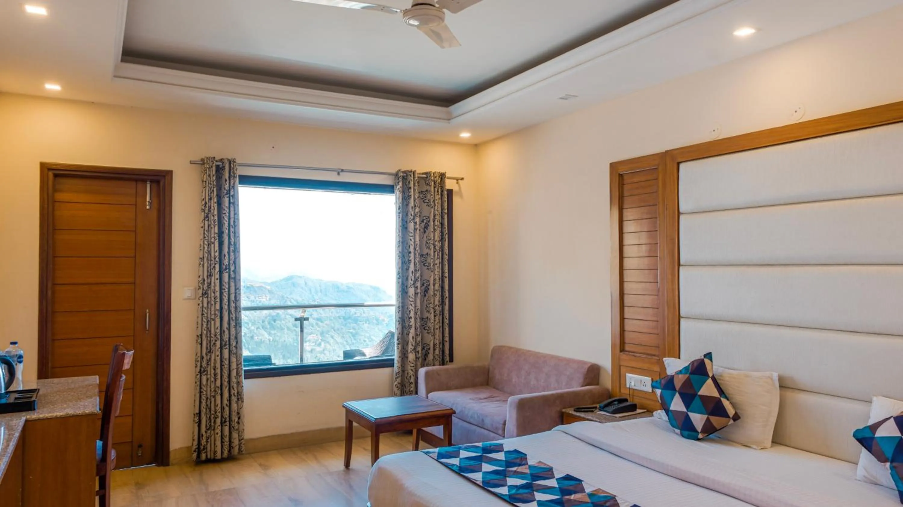 Natural landscape, Bed in Basera Hotel, Mall Road