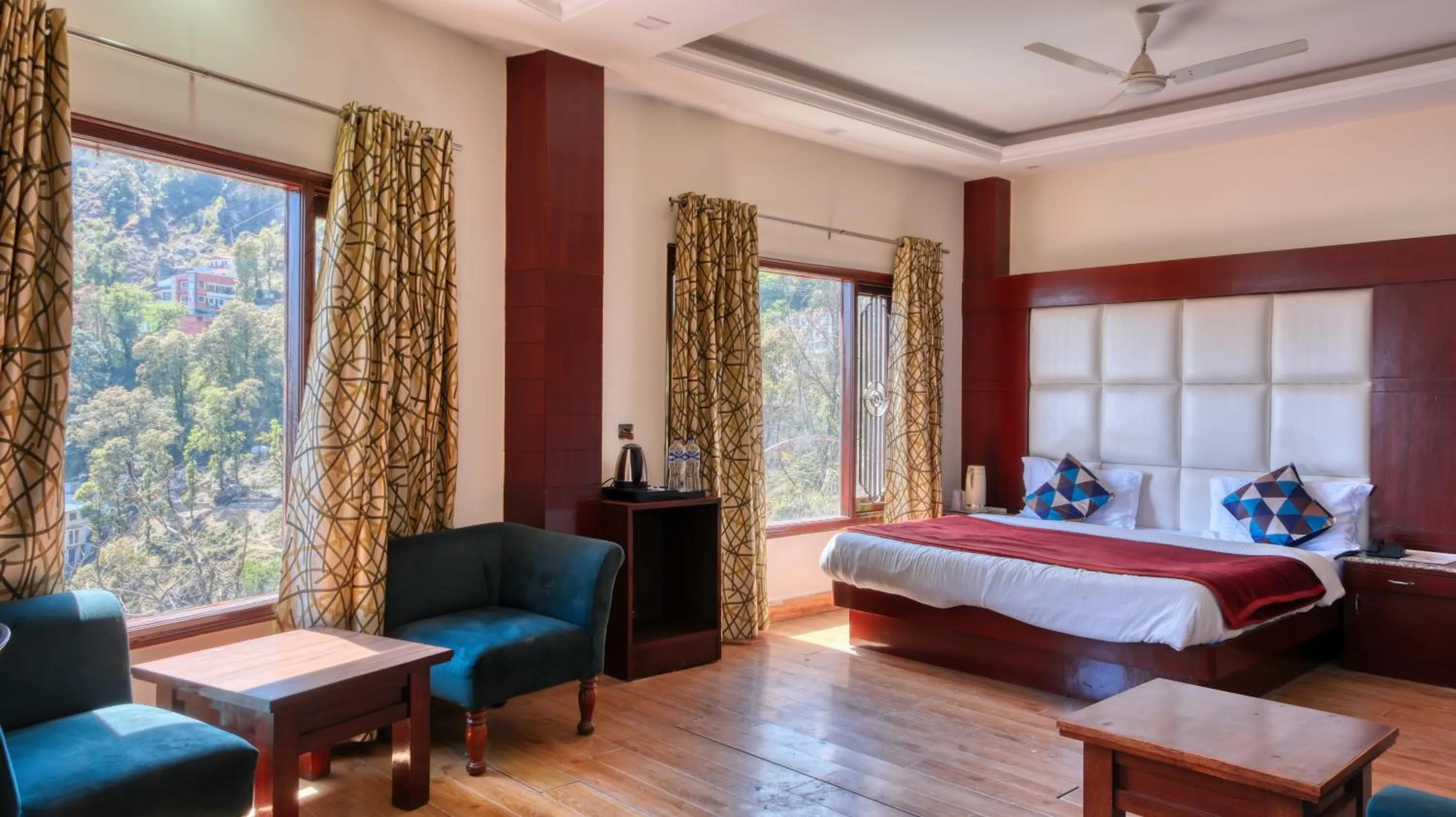 Bed in Basera Hotel, Mall Road