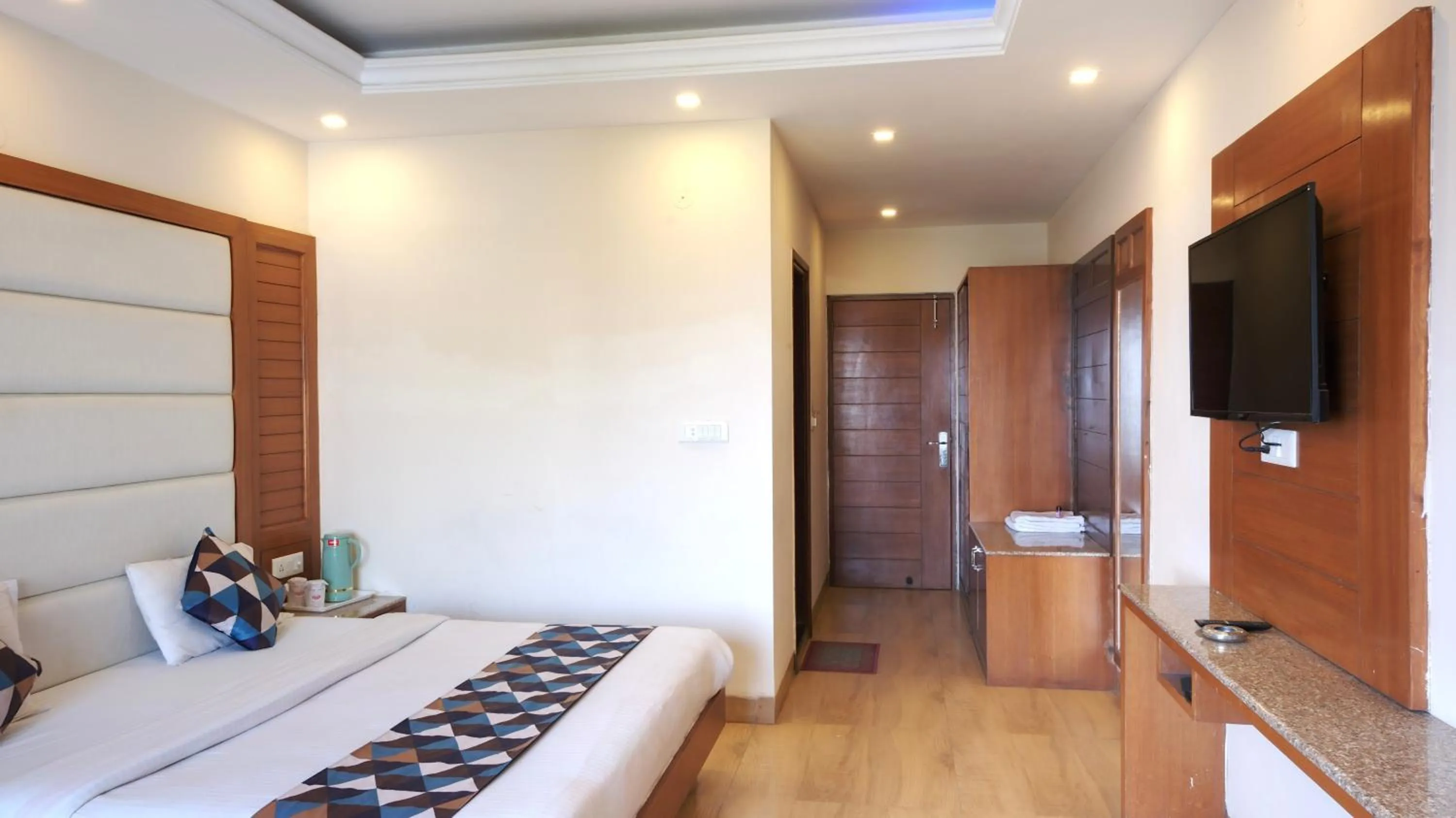 Bed in Basera Hotel, Mall Road