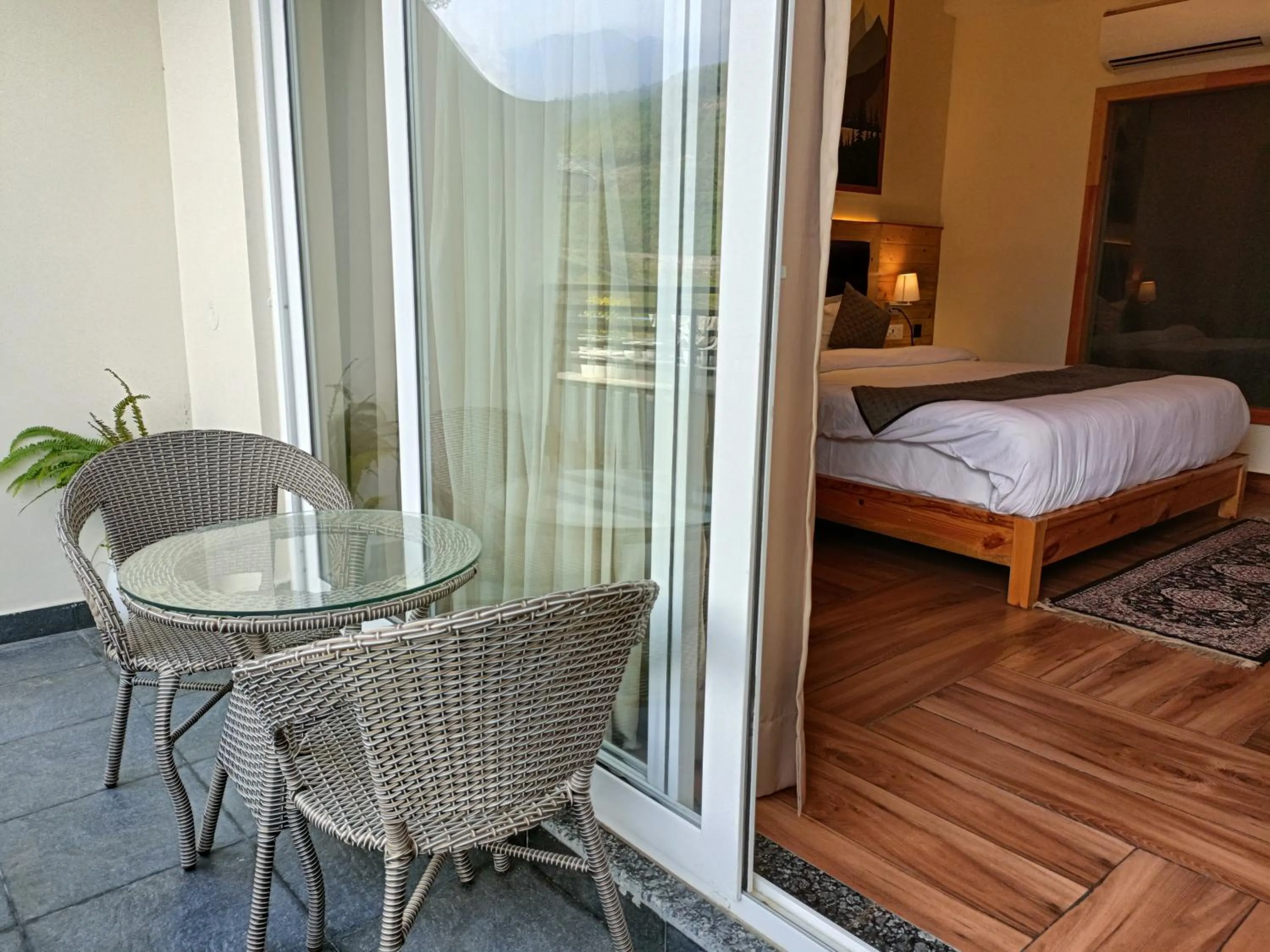 View (from property/room), Bed in Heryk Hillview Hotel