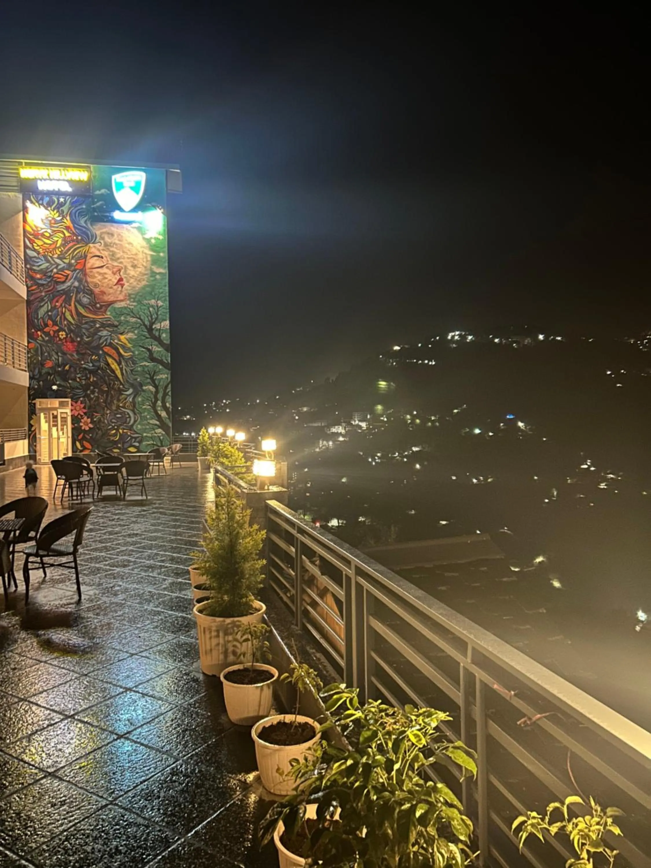 Night in Heryk Hillview Hotel