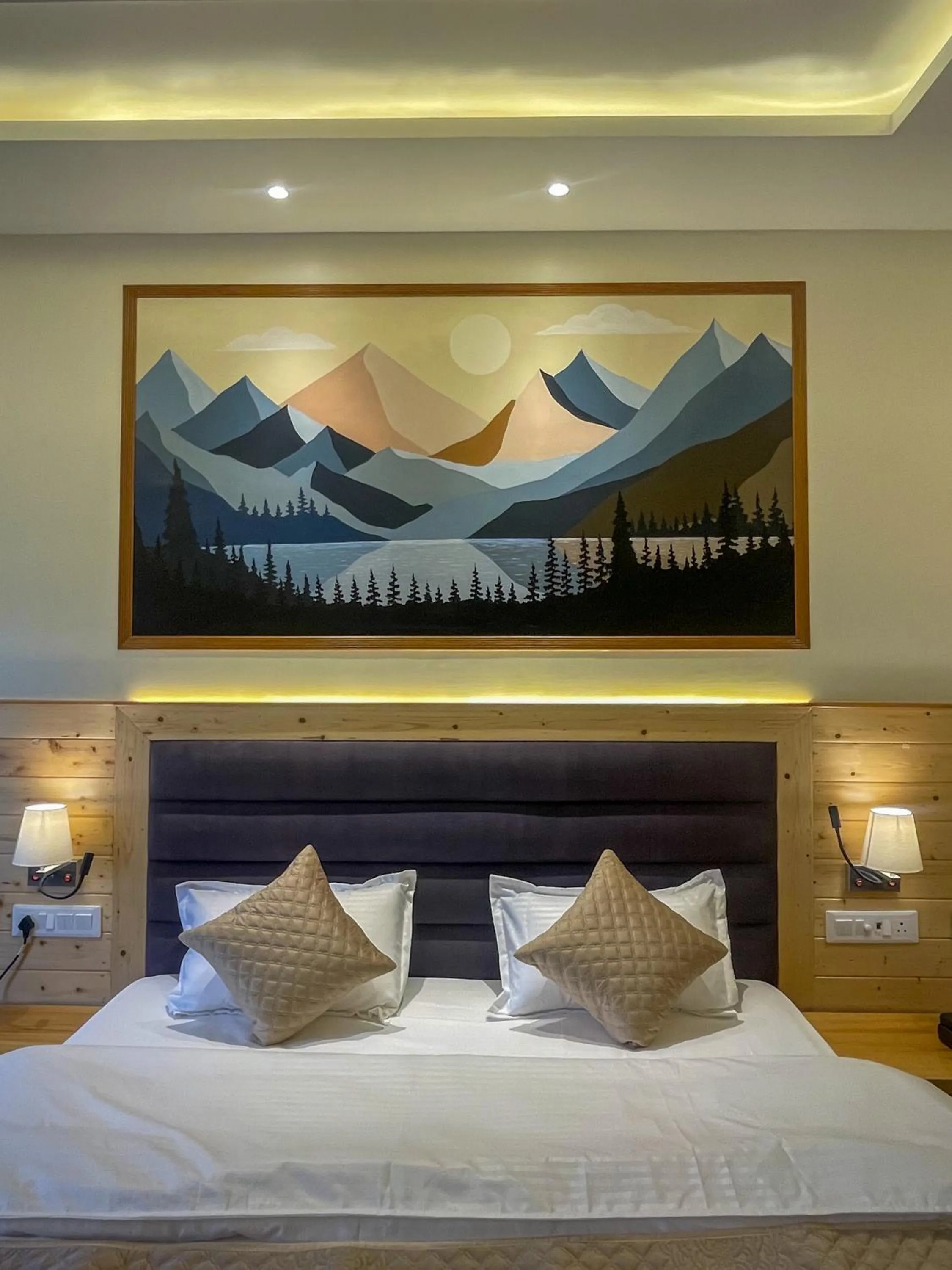 Photo of the whole room, Bed in Heryk Hillview Hotel