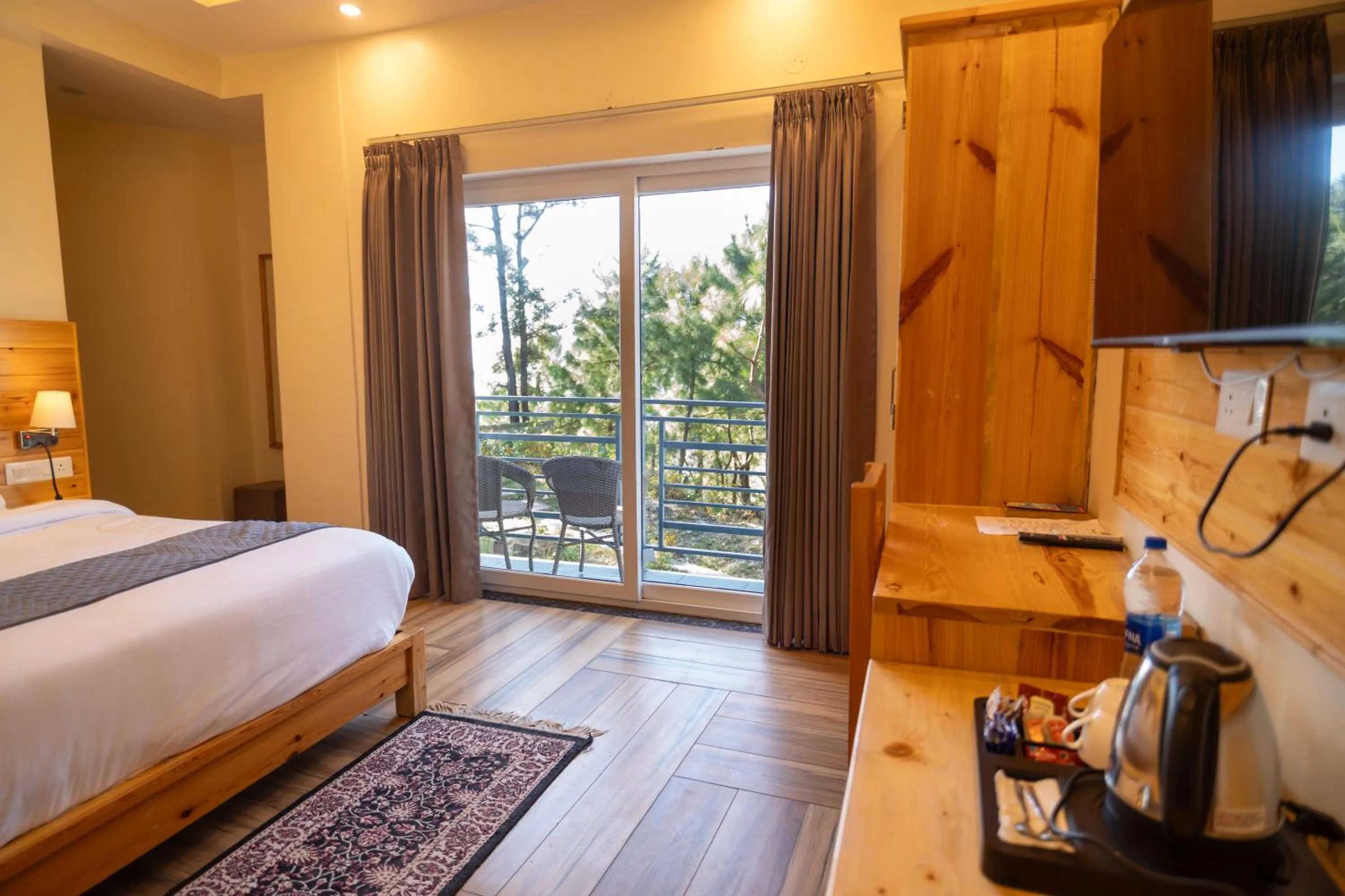 Bedroom, Bed in Heryk Hillview Hotel