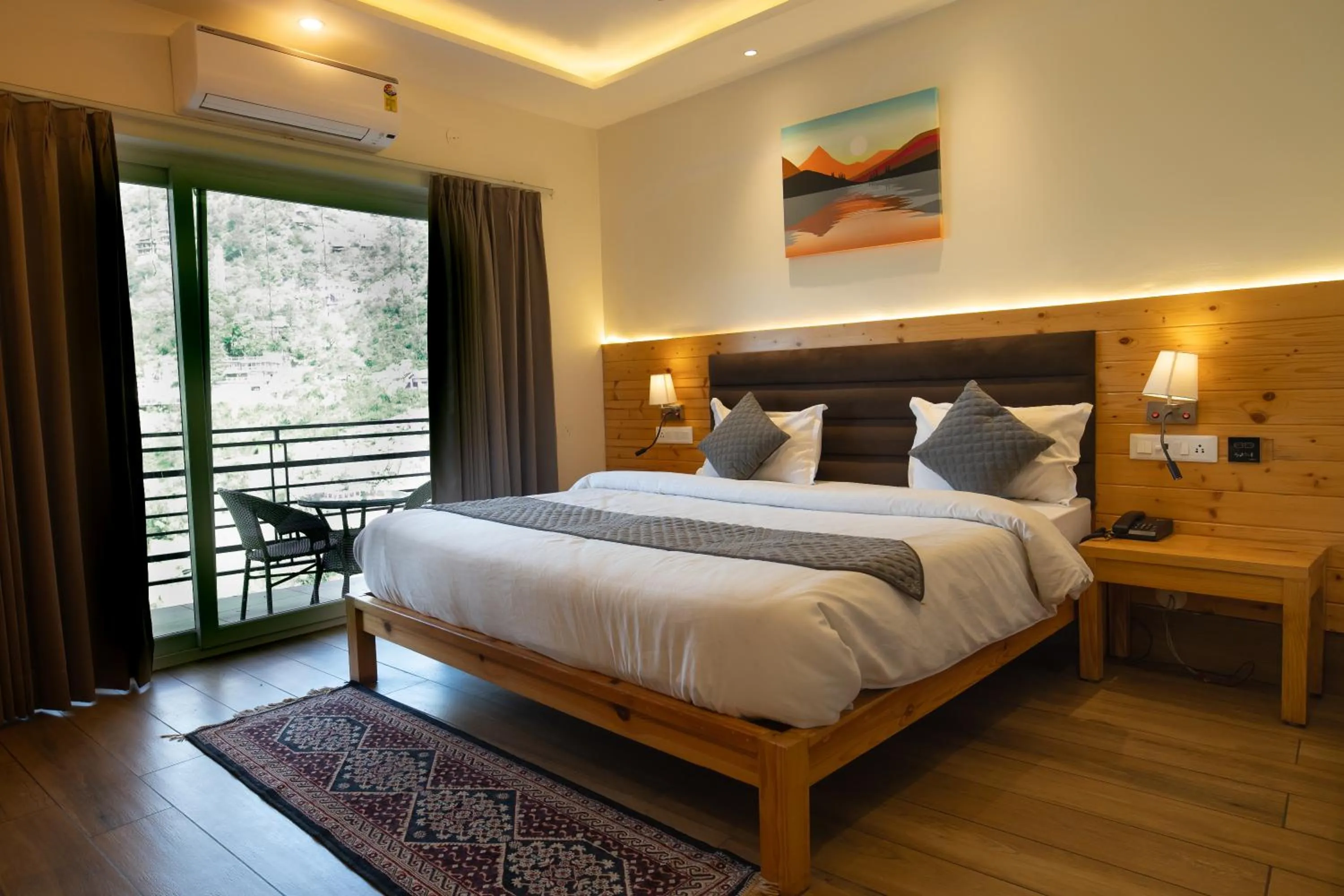 Bedroom, Bed in Heryk Hillview Hotel