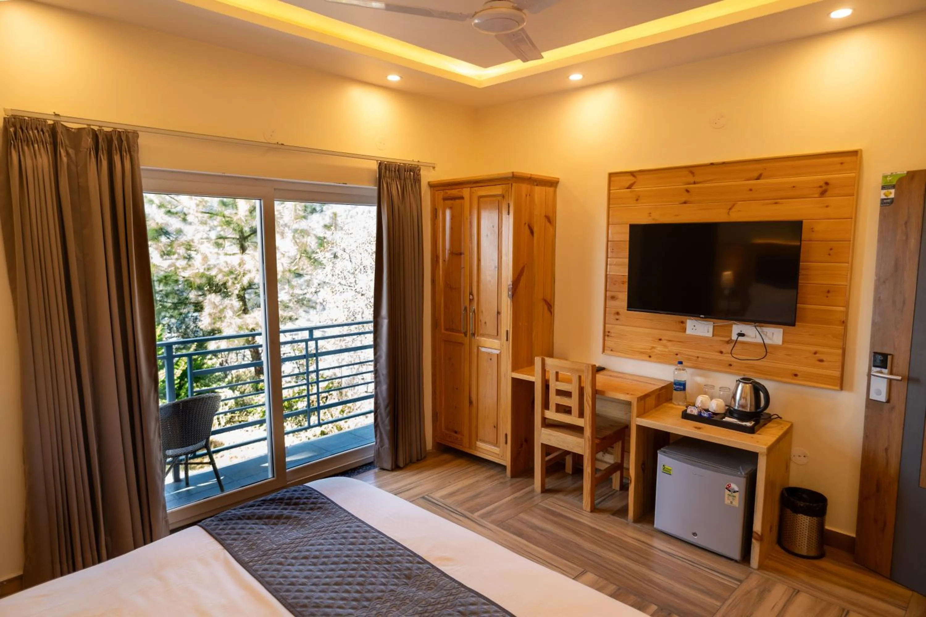 Bedroom, Bed in Heryk Hillview Hotel