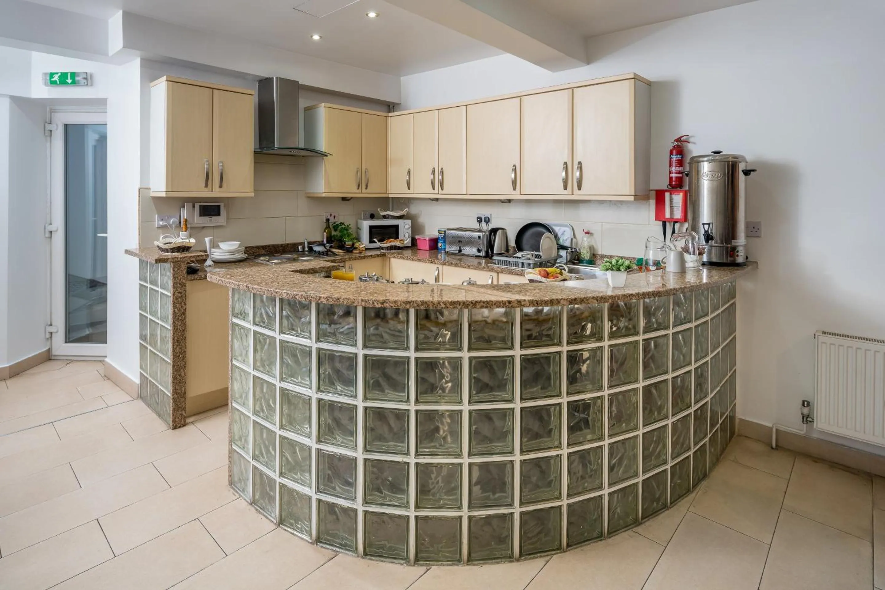 Kitchen or kitchenette in Abbey Hotel, London Shepherd's Bush Market