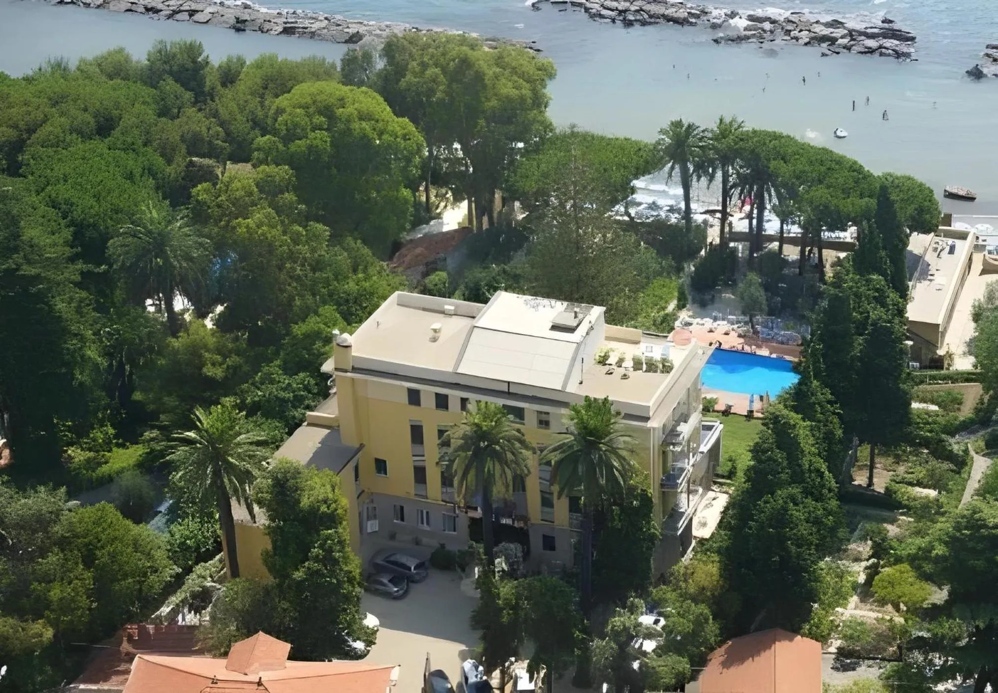 Property building in Hotel Eden Park