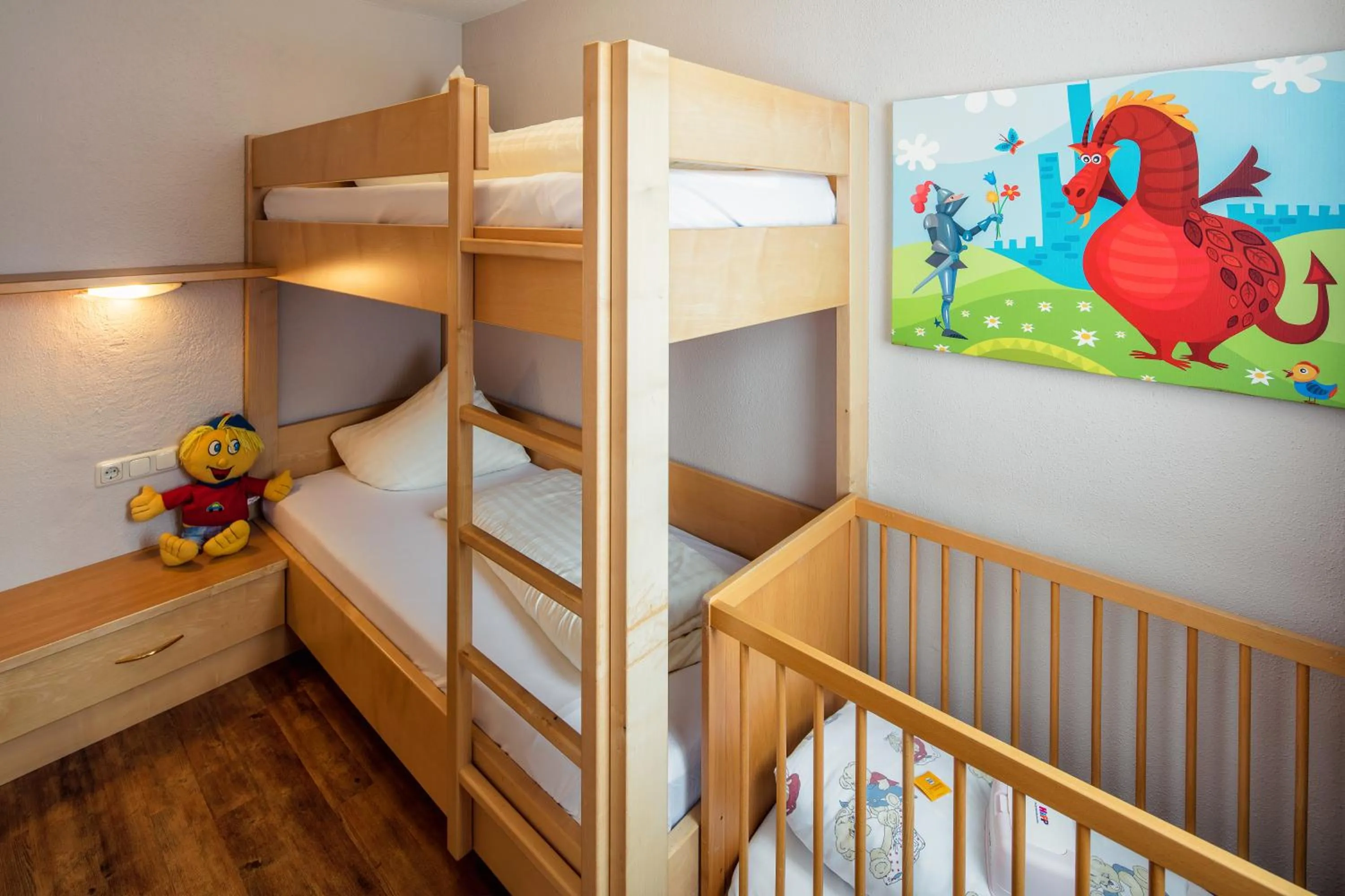 cot, Bed in Kinderhotel Laderhof