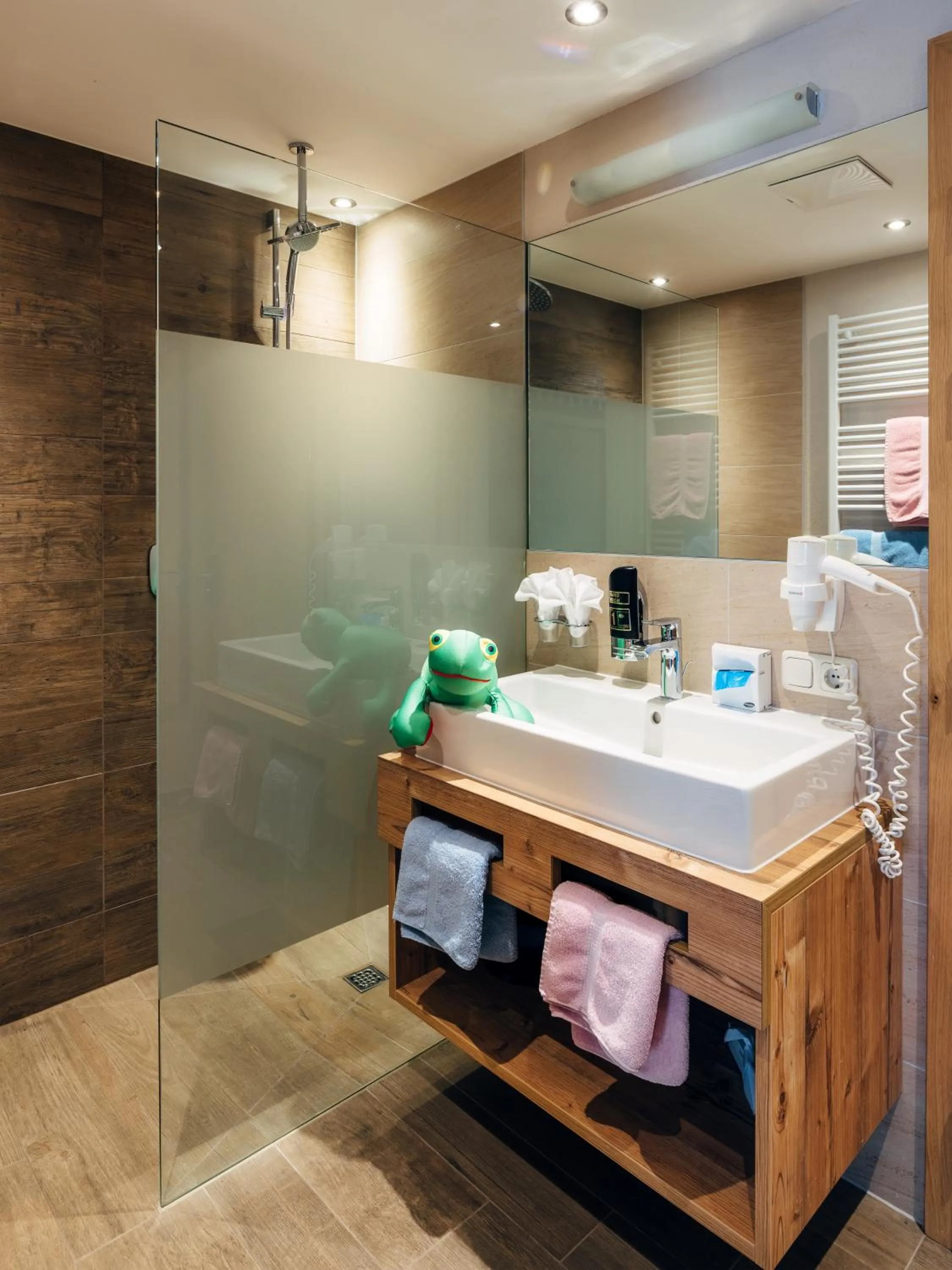 Bathroom in Kinderhotel Laderhof