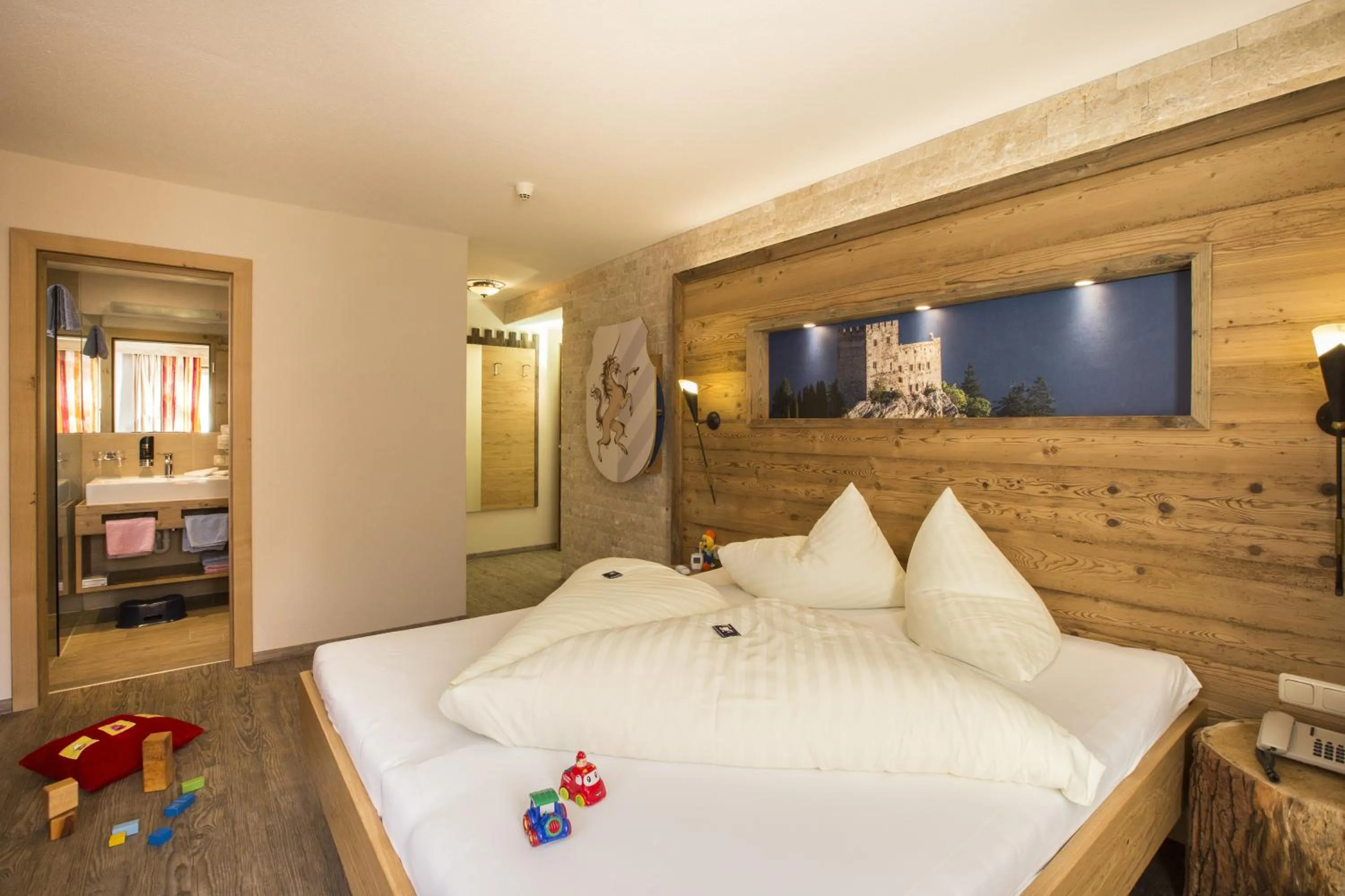 Bedroom, Bed in Kinderhotel Laderhof