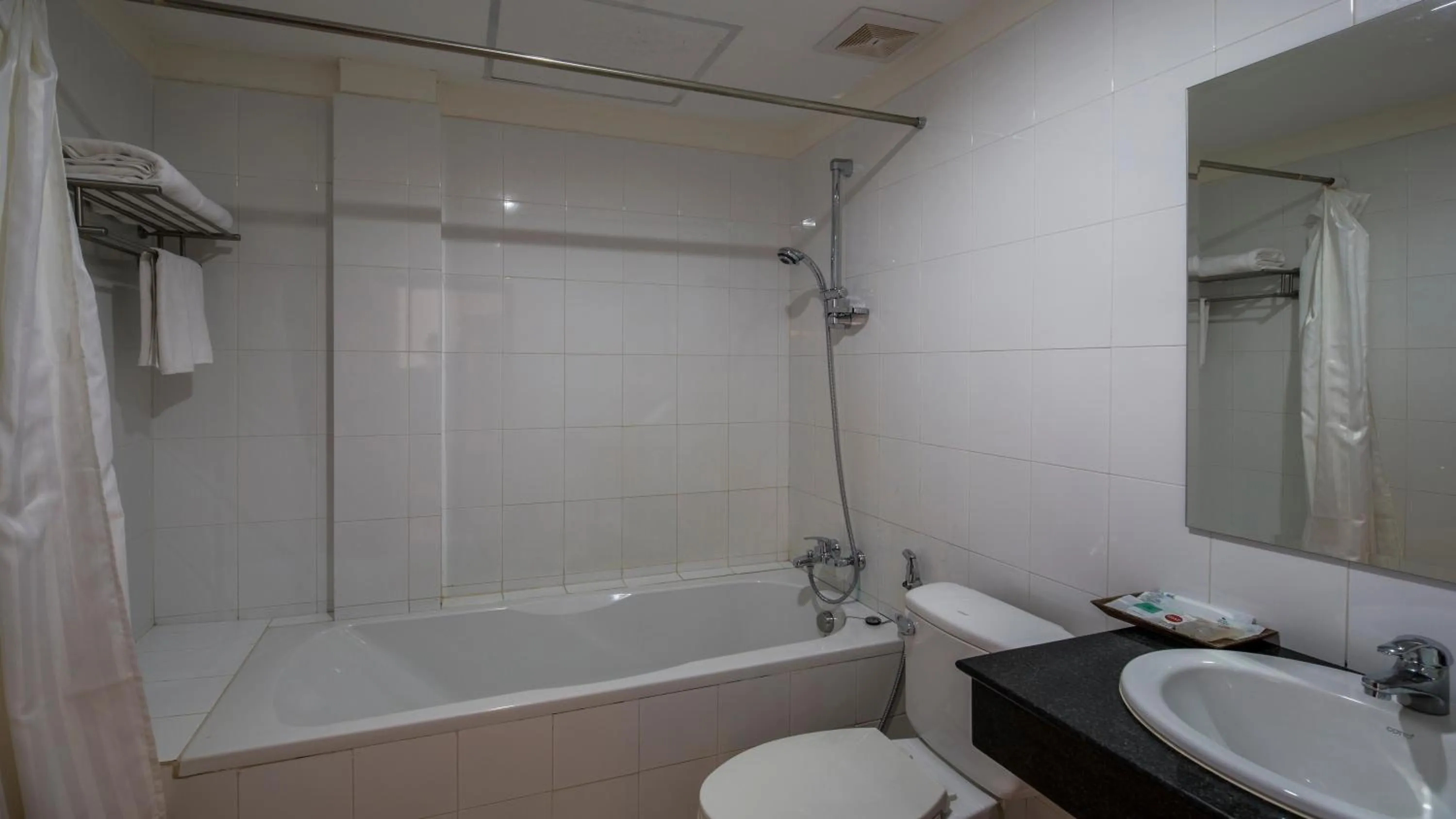 Bathroom in Kouprey Hotel