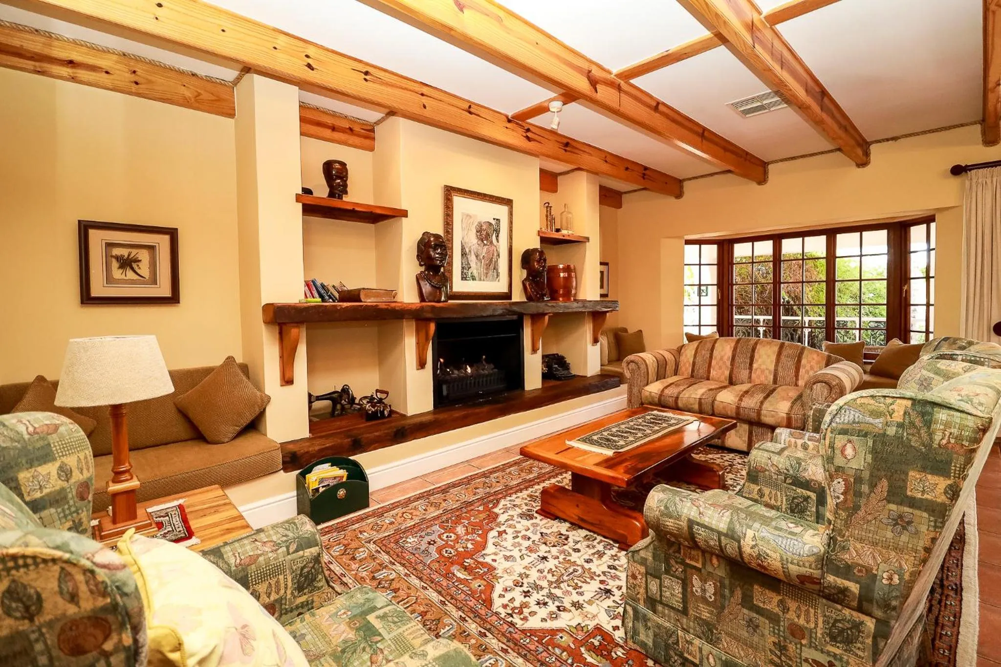 Communal lounge/ TV room in Altes Landhaus Country Lodge