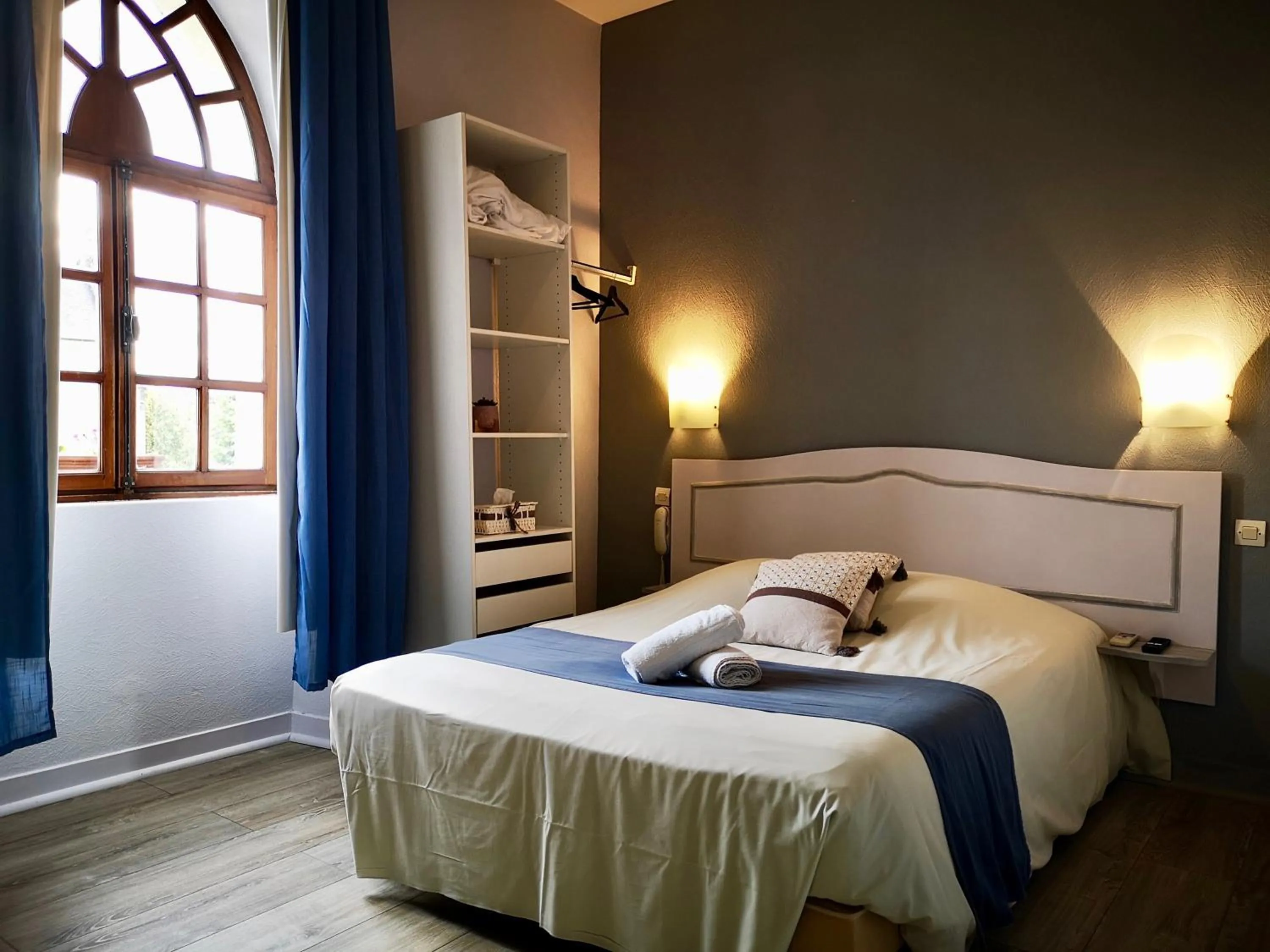 Double Room in "Maison D'hôtes du Prieuré"