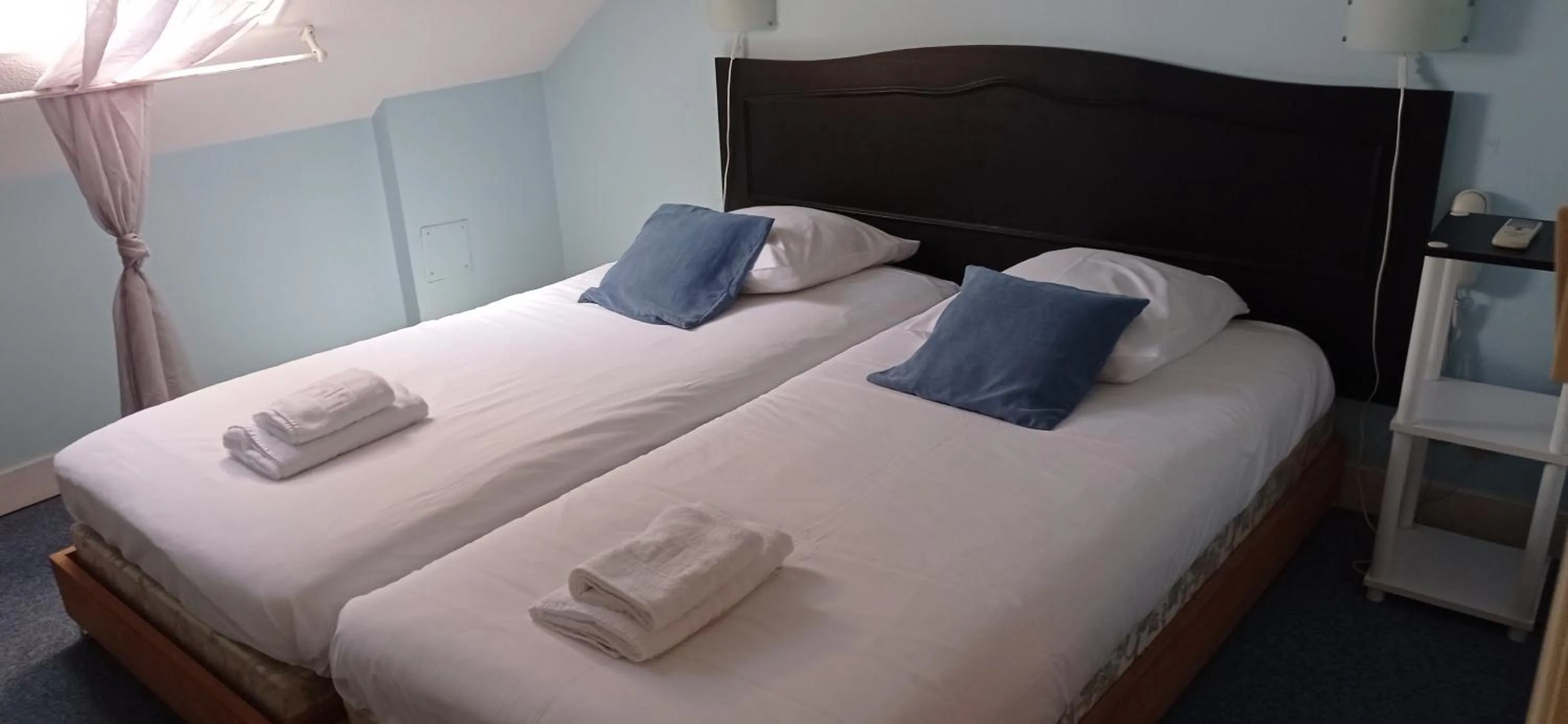 Twin Room in "Maison D'hôtes du Prieuré"