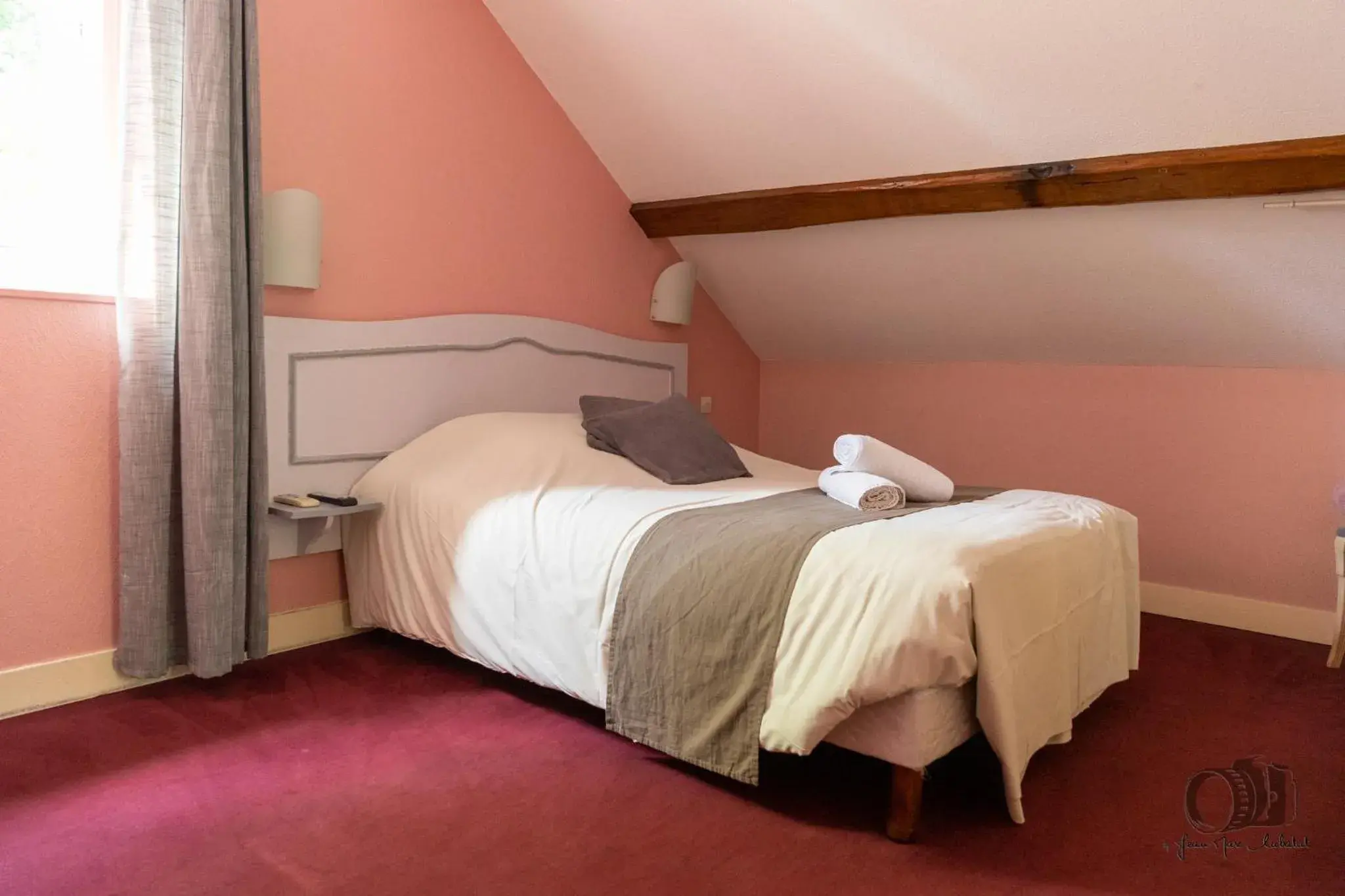 Superior Double Room in "Maison D'hôtes du Prieuré" Superior Double Room in "Maison D'hôtes du Prieuré"