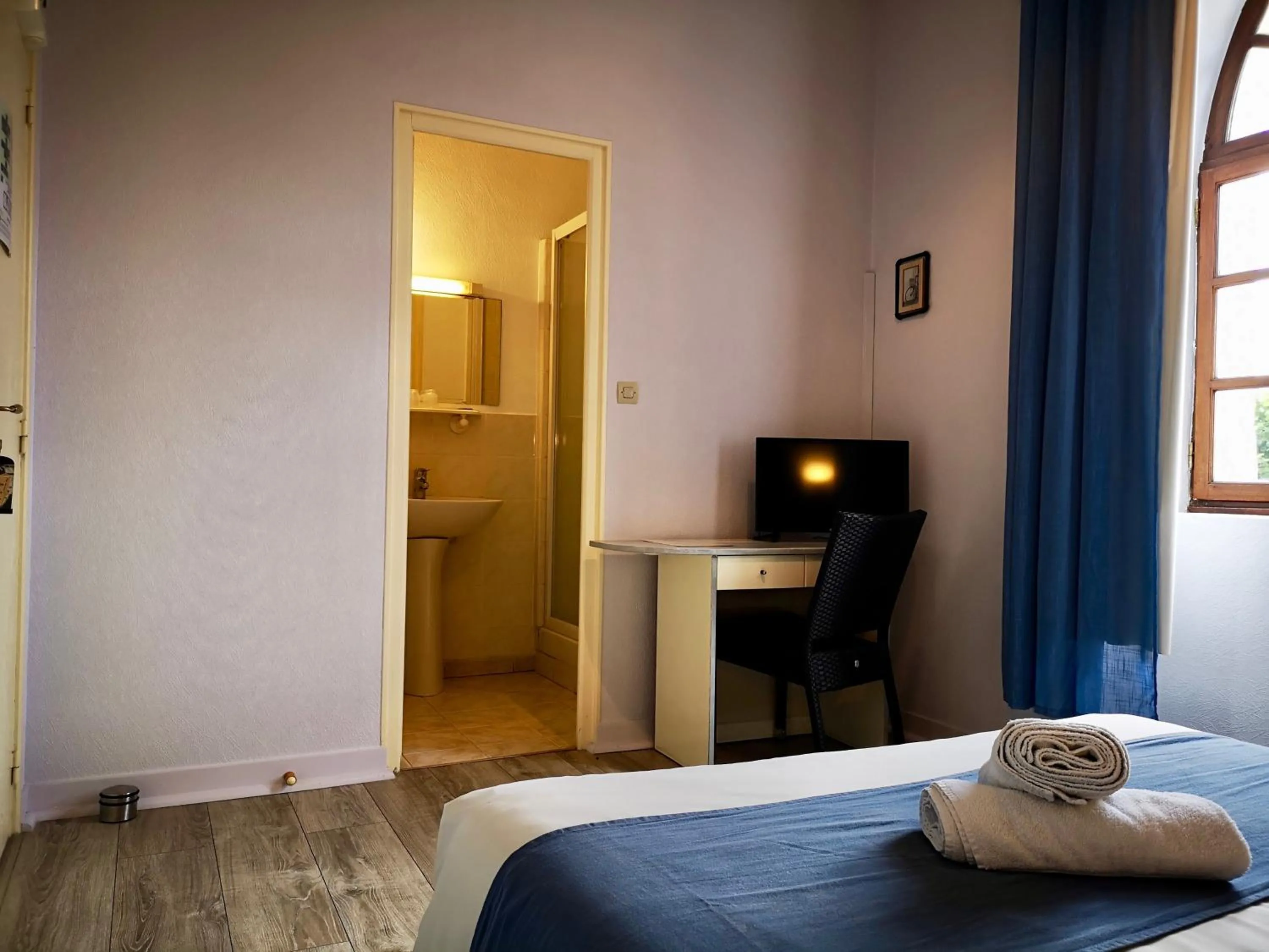 Double Room in "Maison D'hôtes du Prieuré"