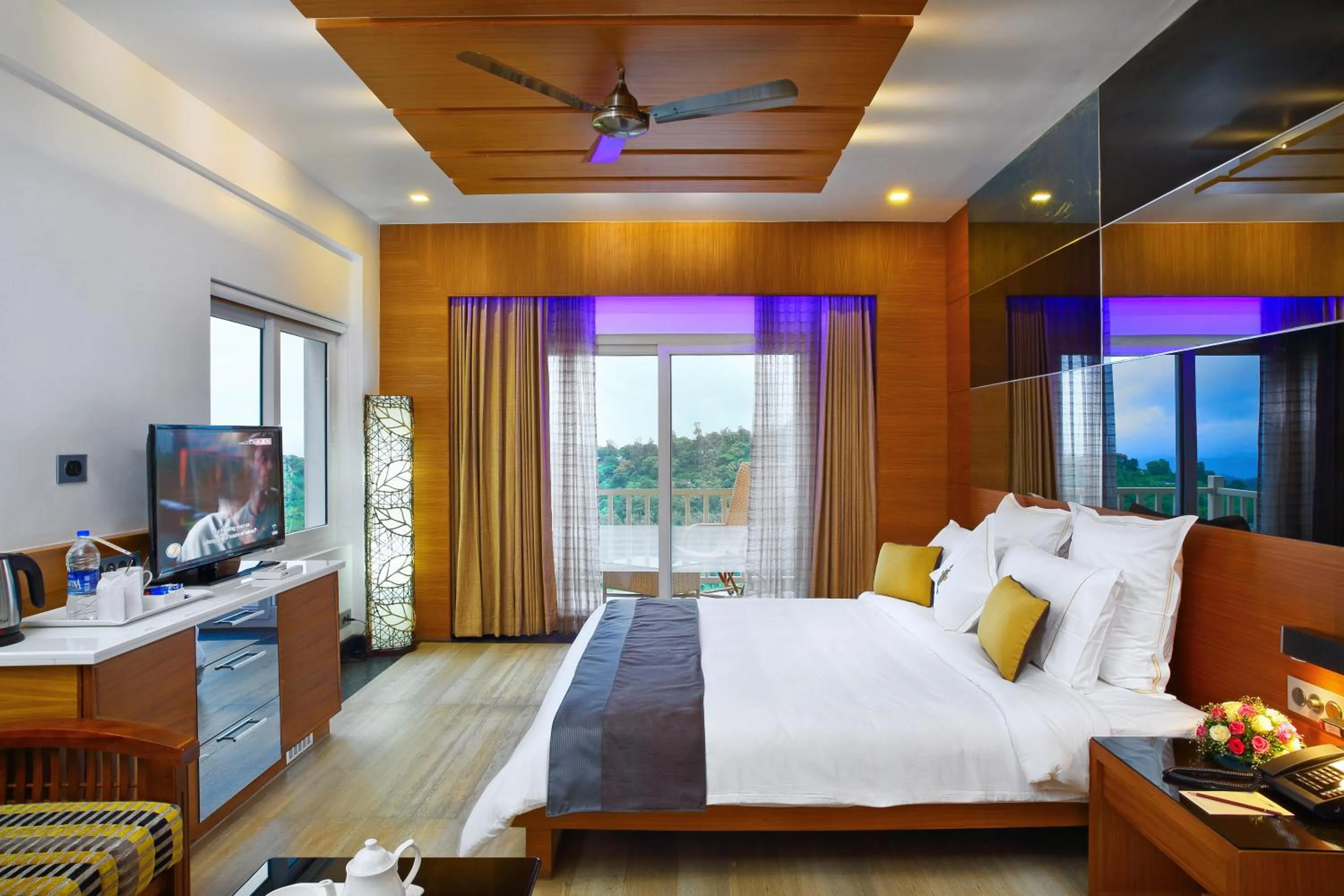 Photo of the whole room, Bed in Chandys Windy Woods Munnar