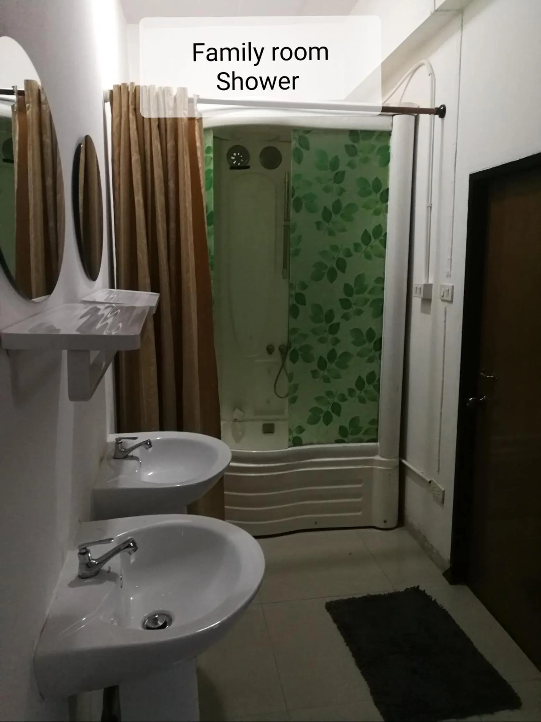 Shower in Chiangmai Gate Capsule Hostel