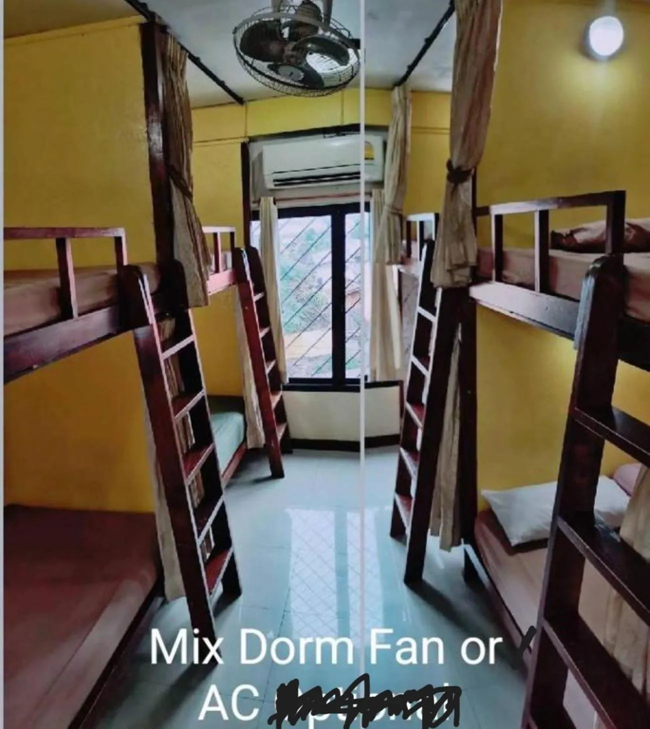 Chiangmai Gate Capsule Hostel