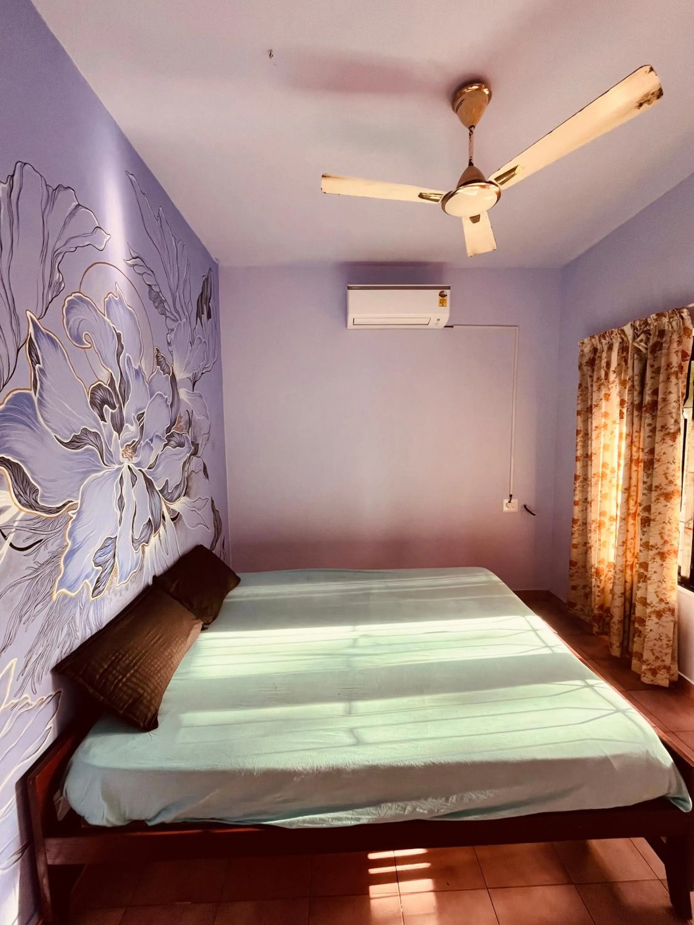 Bed in Santa Maria Hostel Kovalam