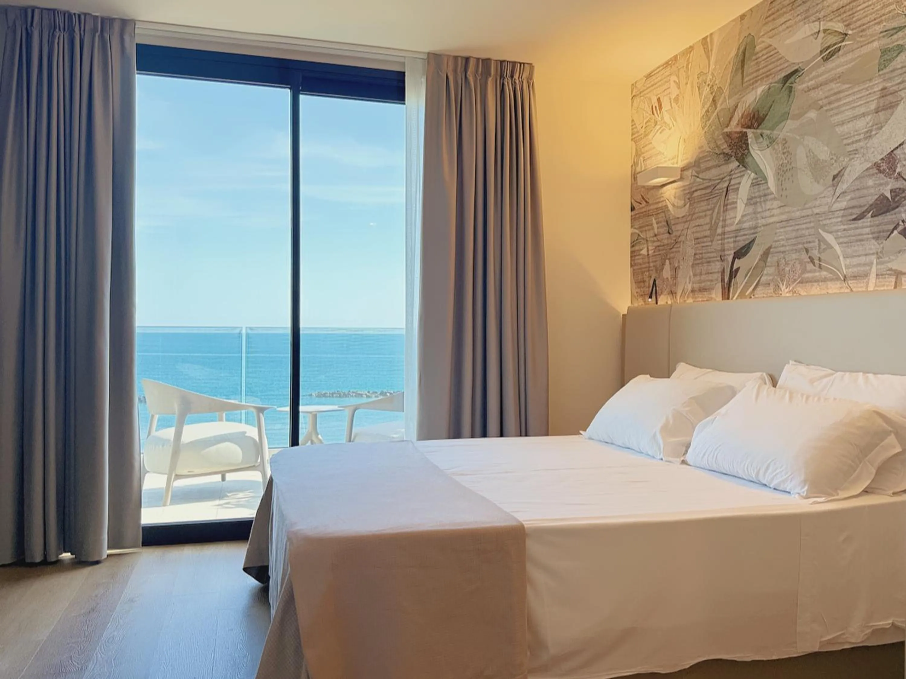 Bed in Hotel Continental