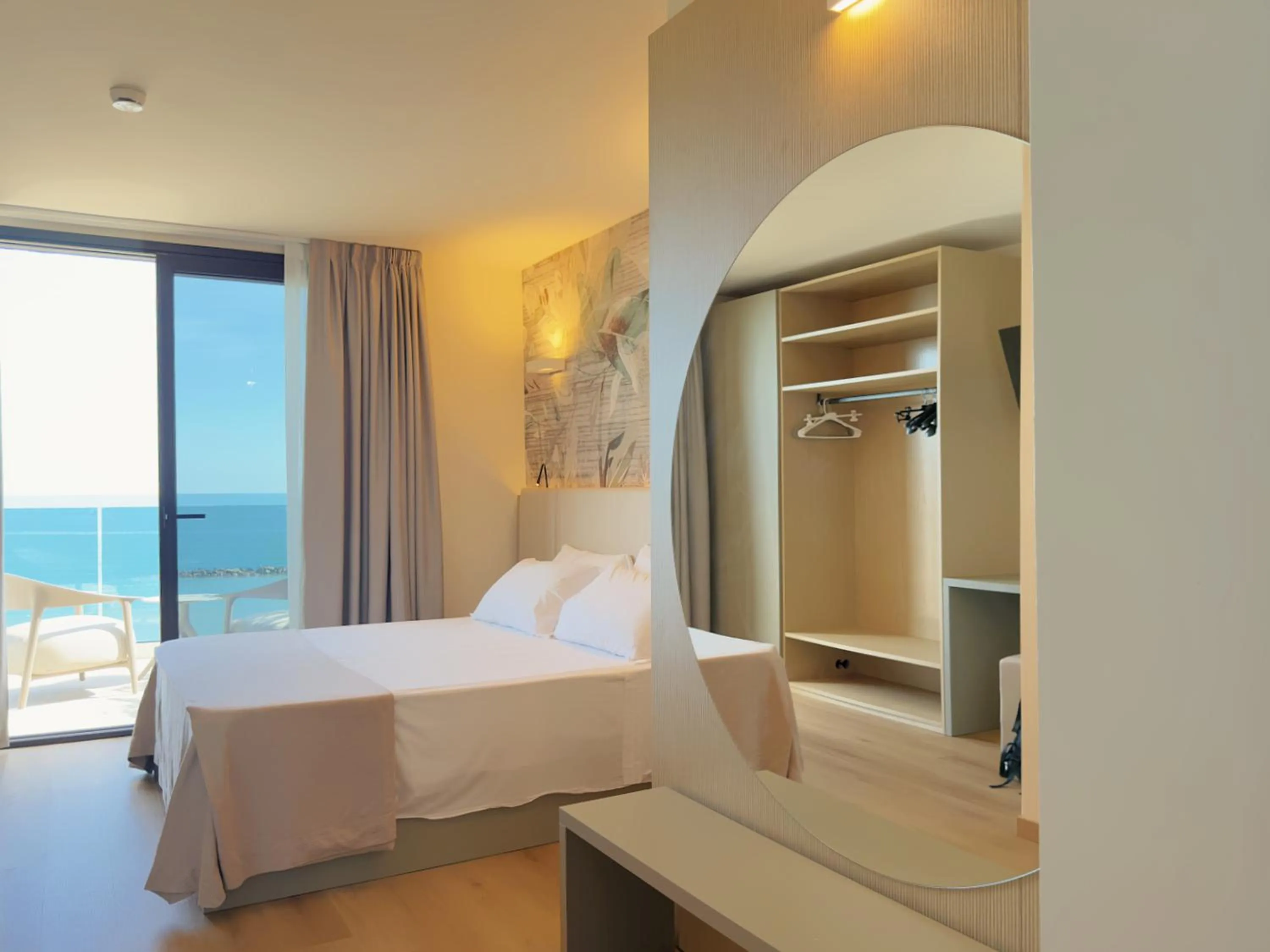 Bed in Hotel Continental