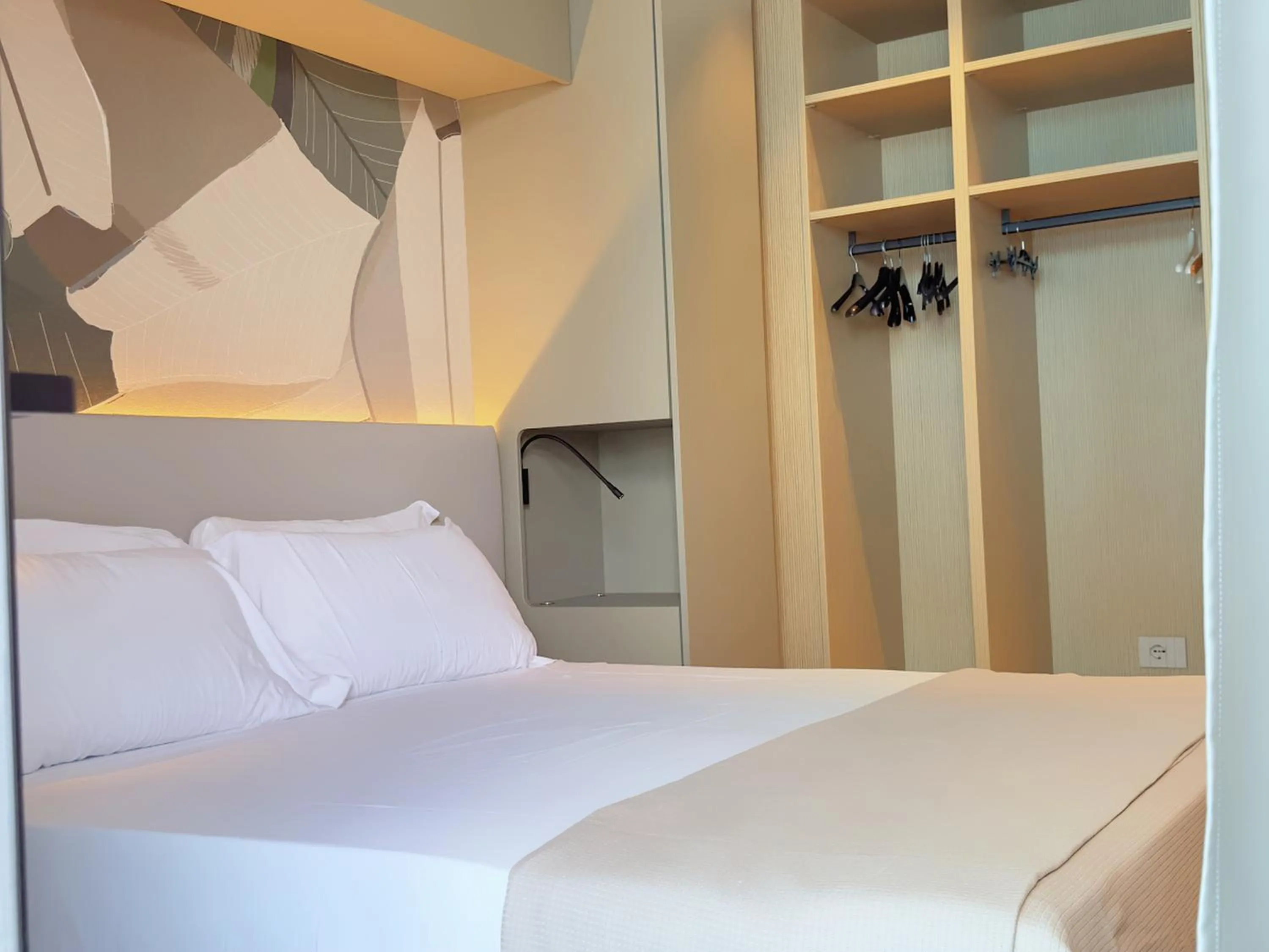 Bed in Hotel Continental