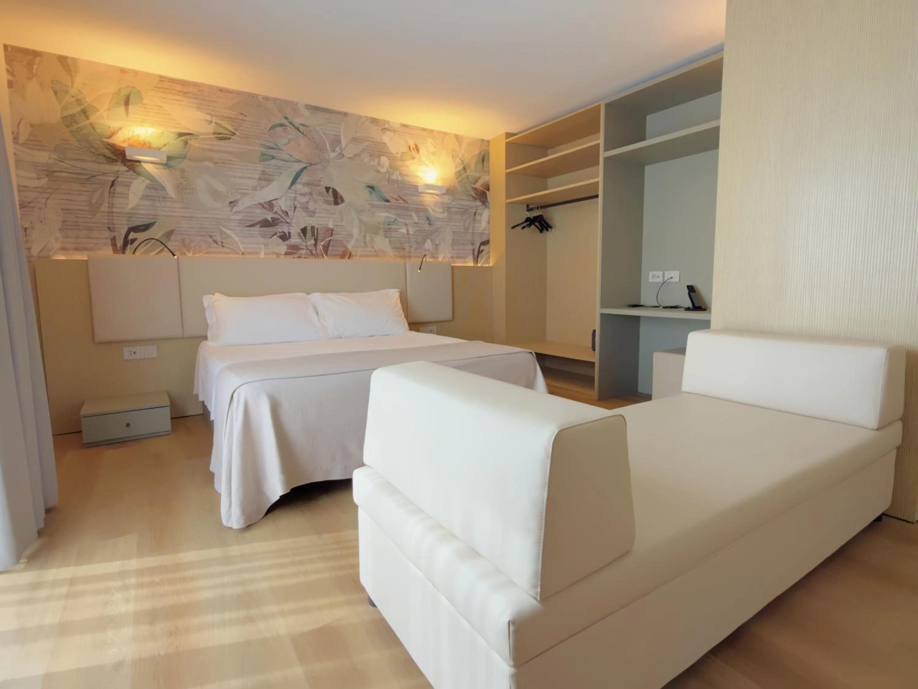 Bed in Hotel Continental