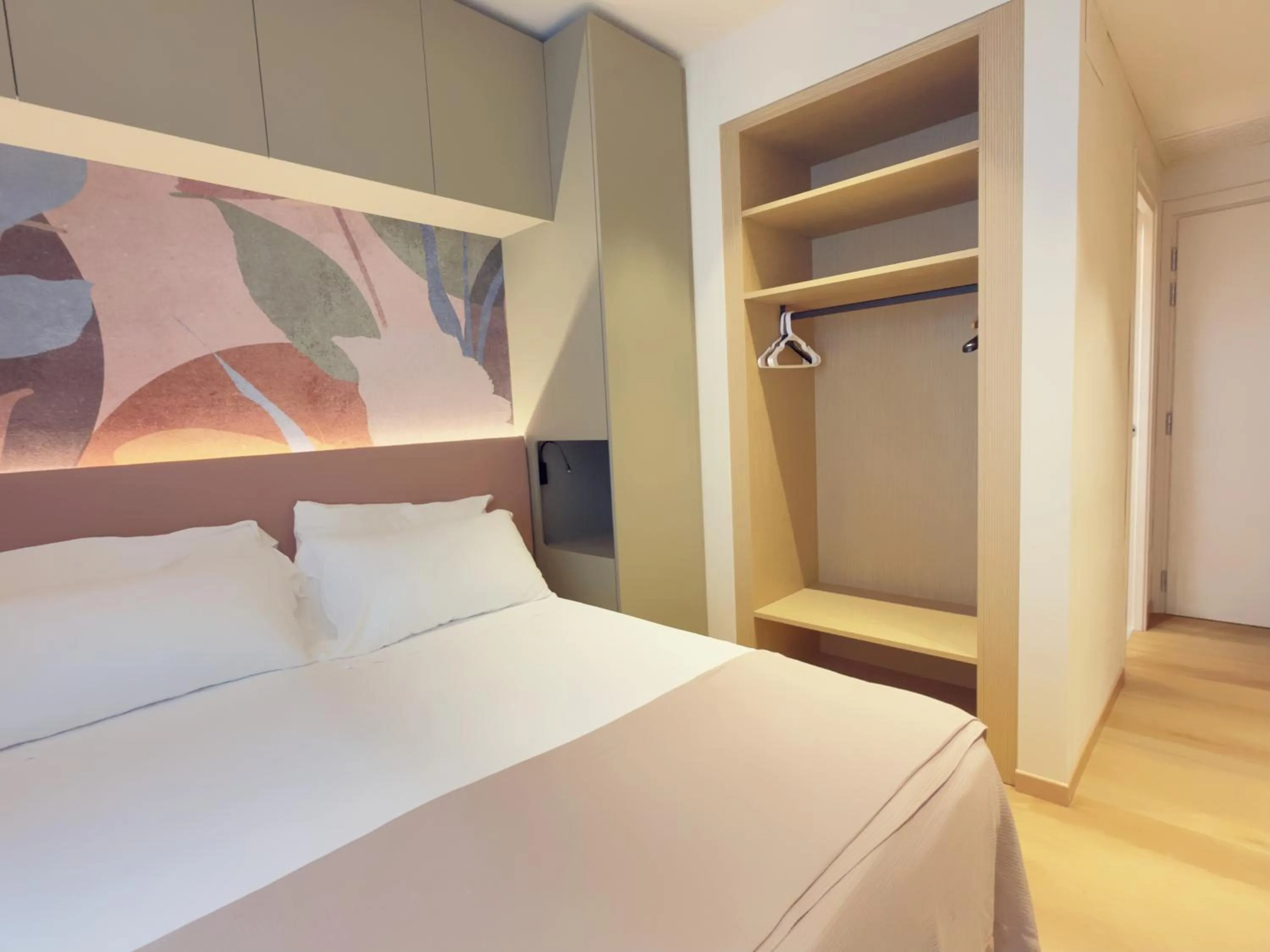 Bed in Hotel Continental