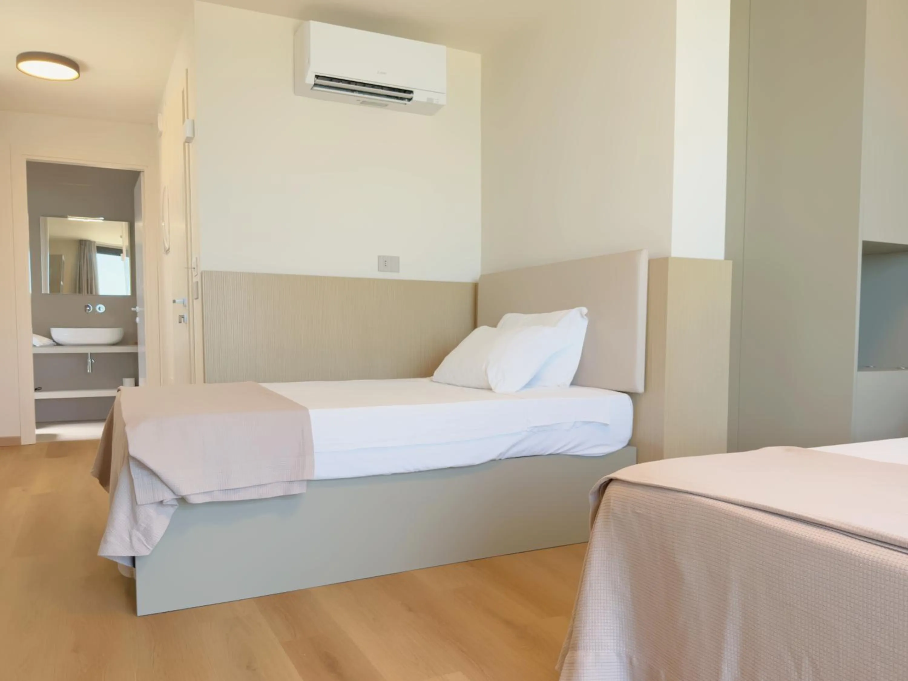 Bed in Hotel Continental