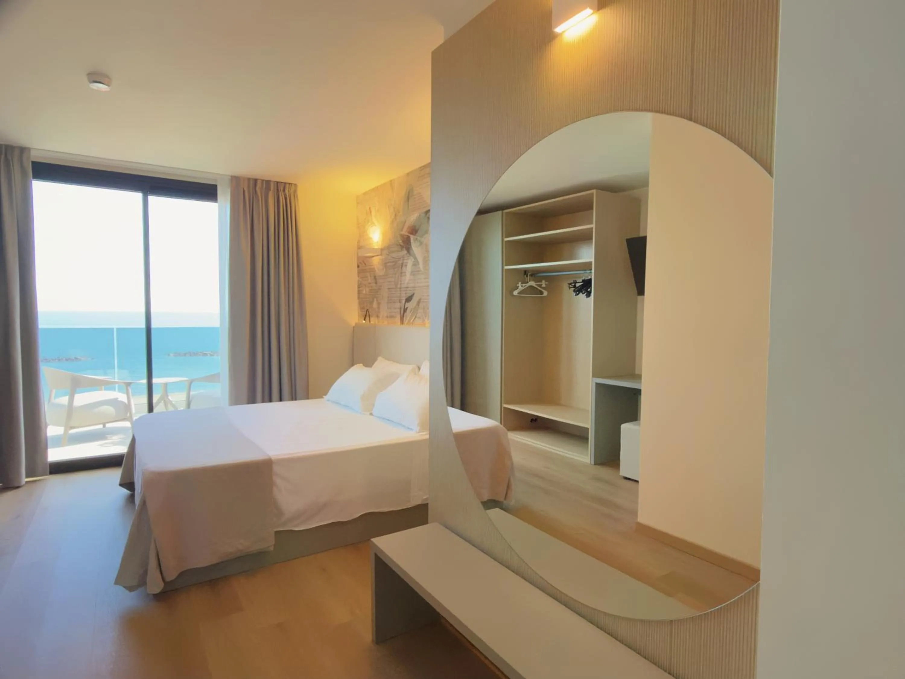 Bed in Hotel Continental