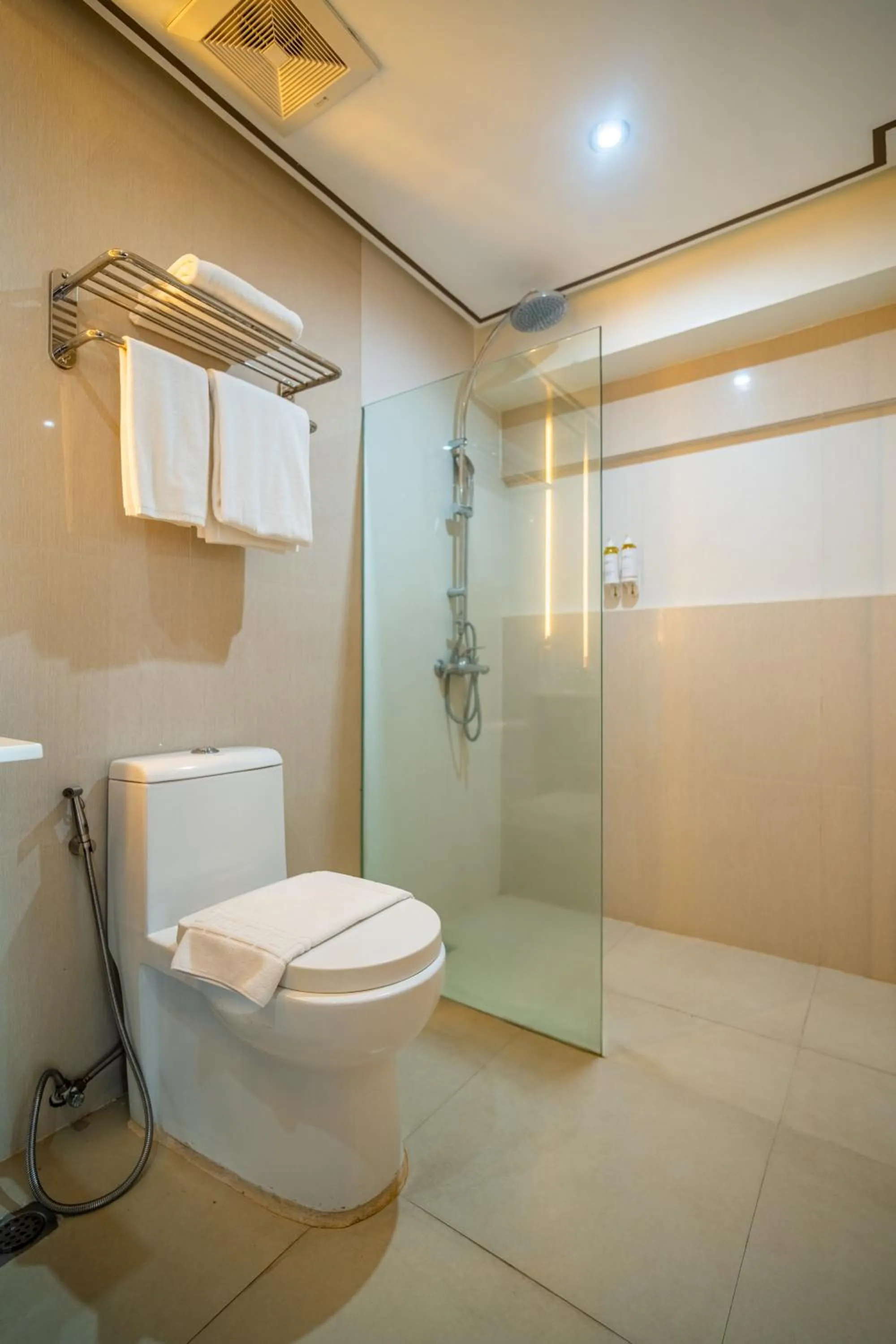 Toilet in The Isabelle Hotel