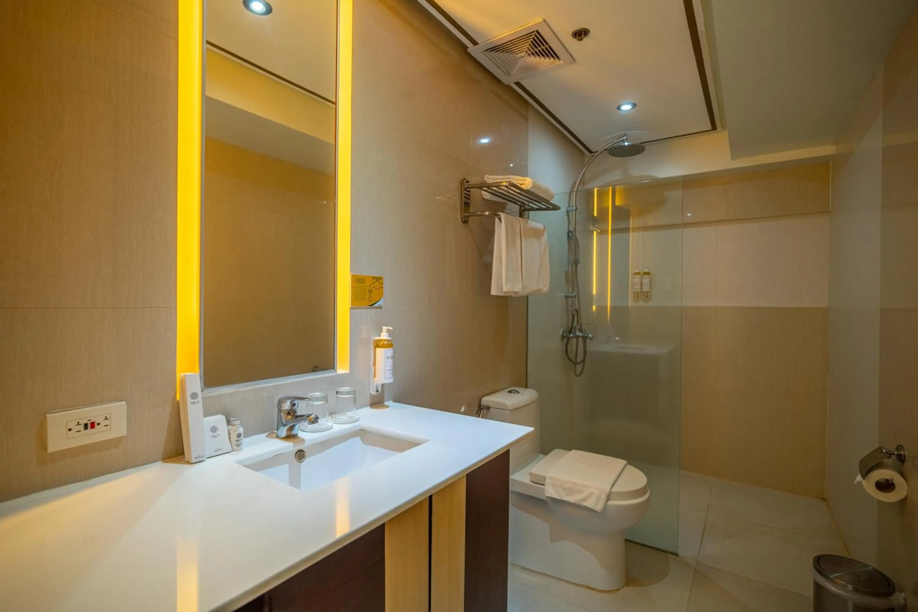 Bathroom in The Isabelle Hotel