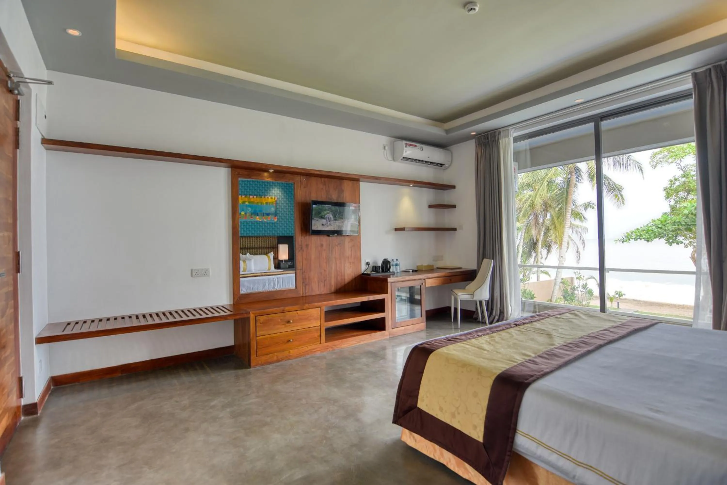 TV and multimedia, Bed in Golden Pearl Tangalle Beach