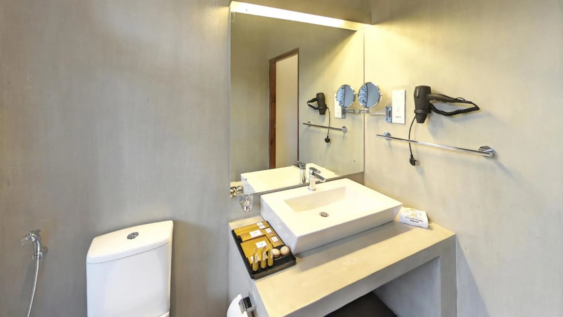 Bathroom in Golden Pearl Tangalle Beach