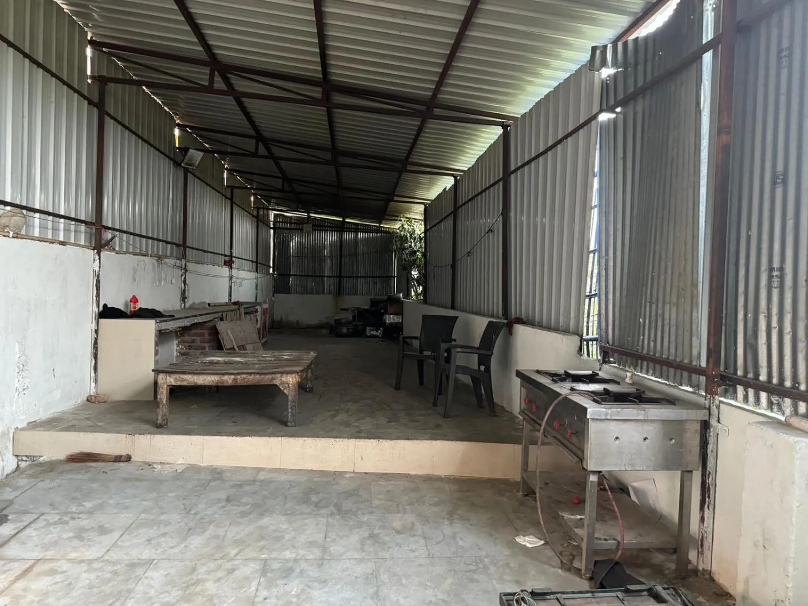 Communal kitchen in Raj Resort