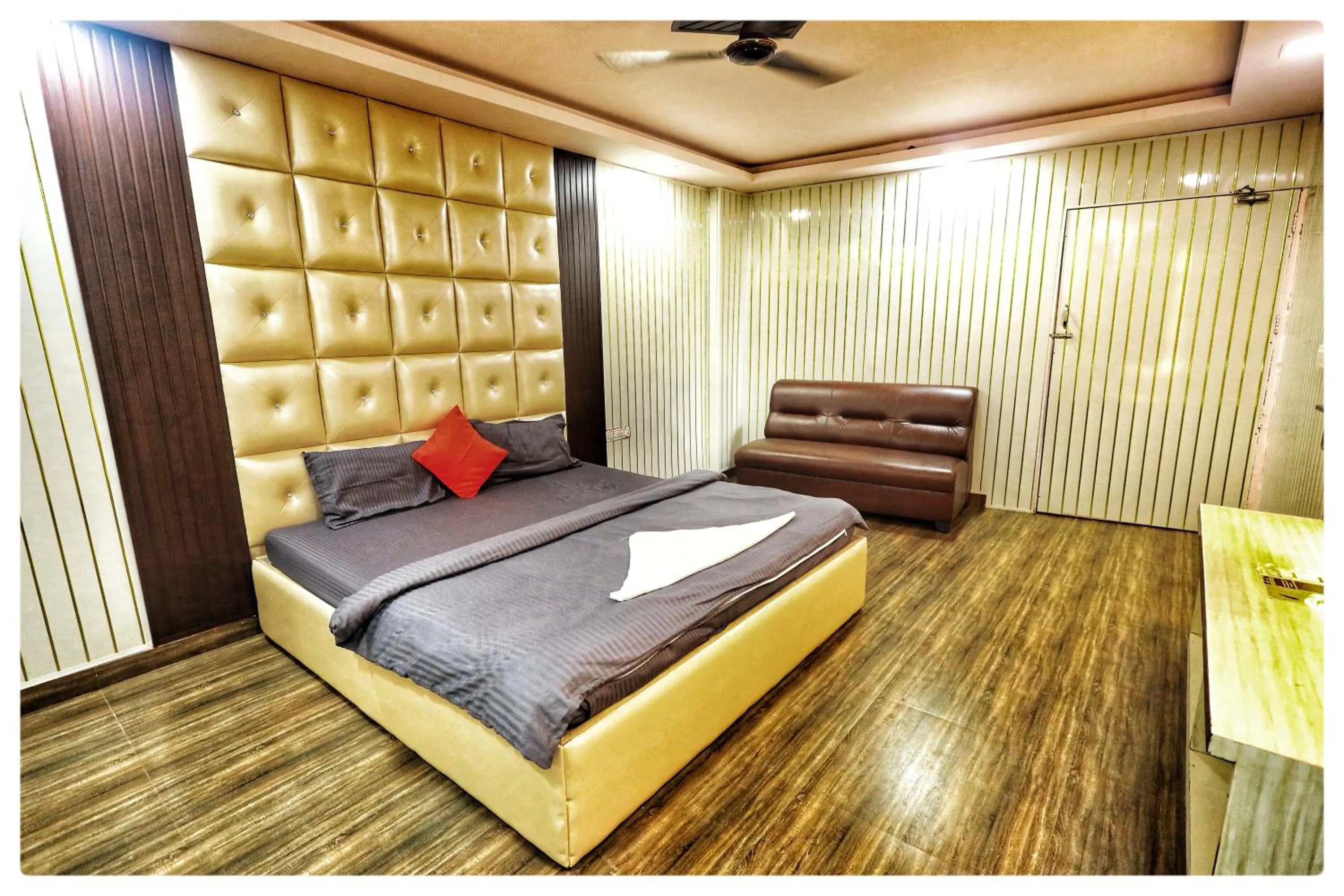 Bedroom, Bed in Raj Resort