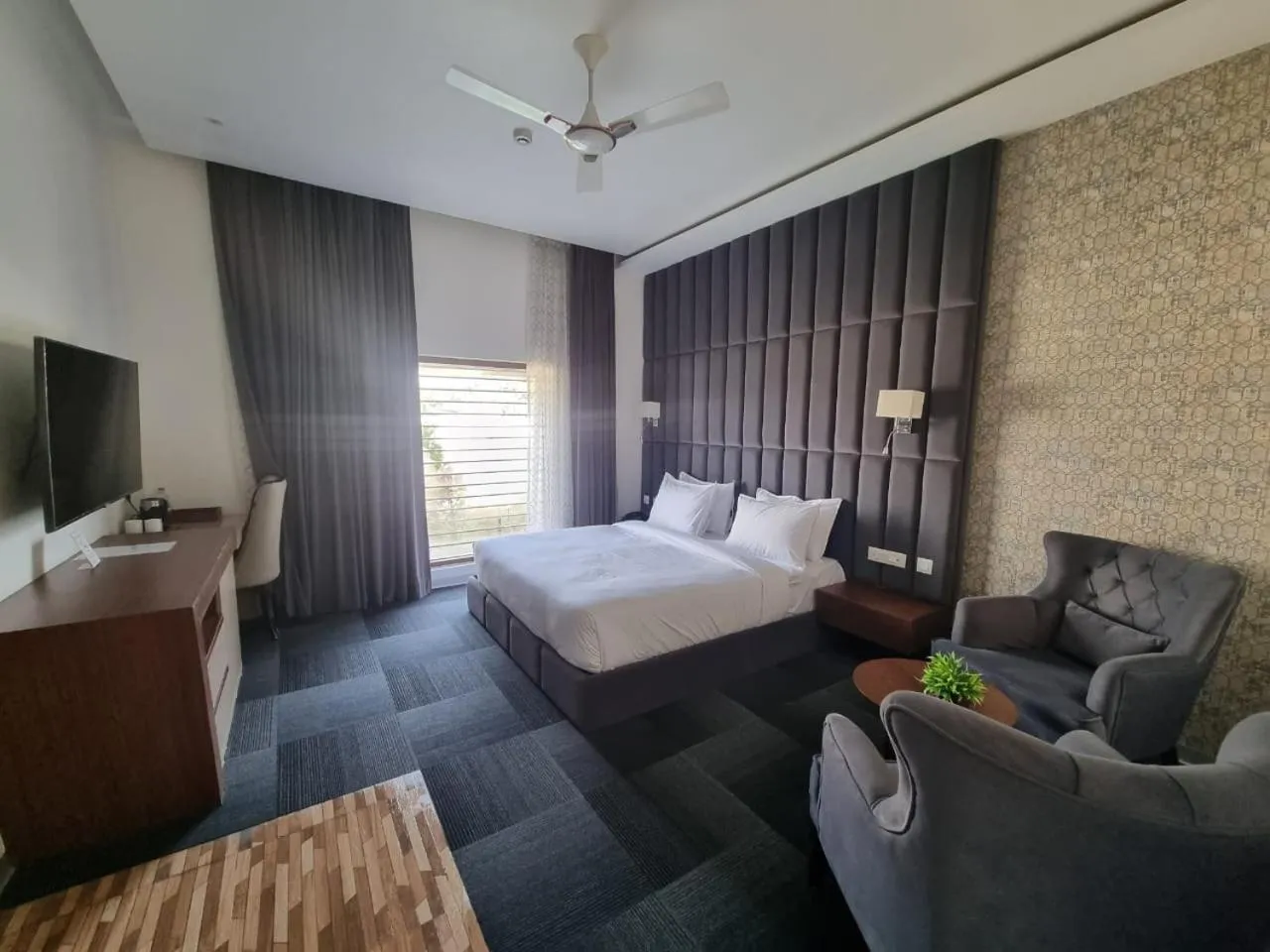 Bedroom, Bed in Eminence The Corbett