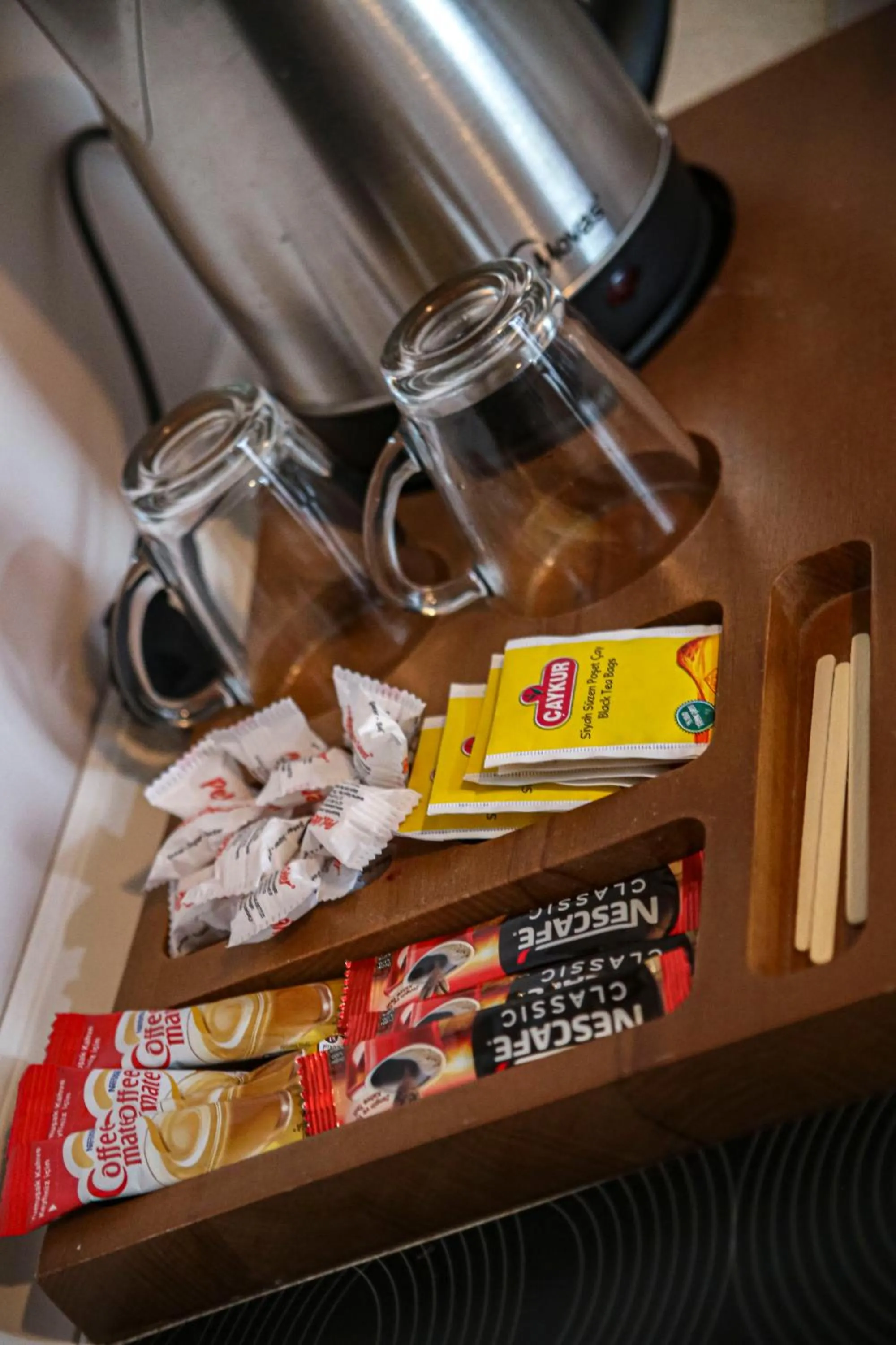 Coffee/tea facilities in LA PERA SUİTES