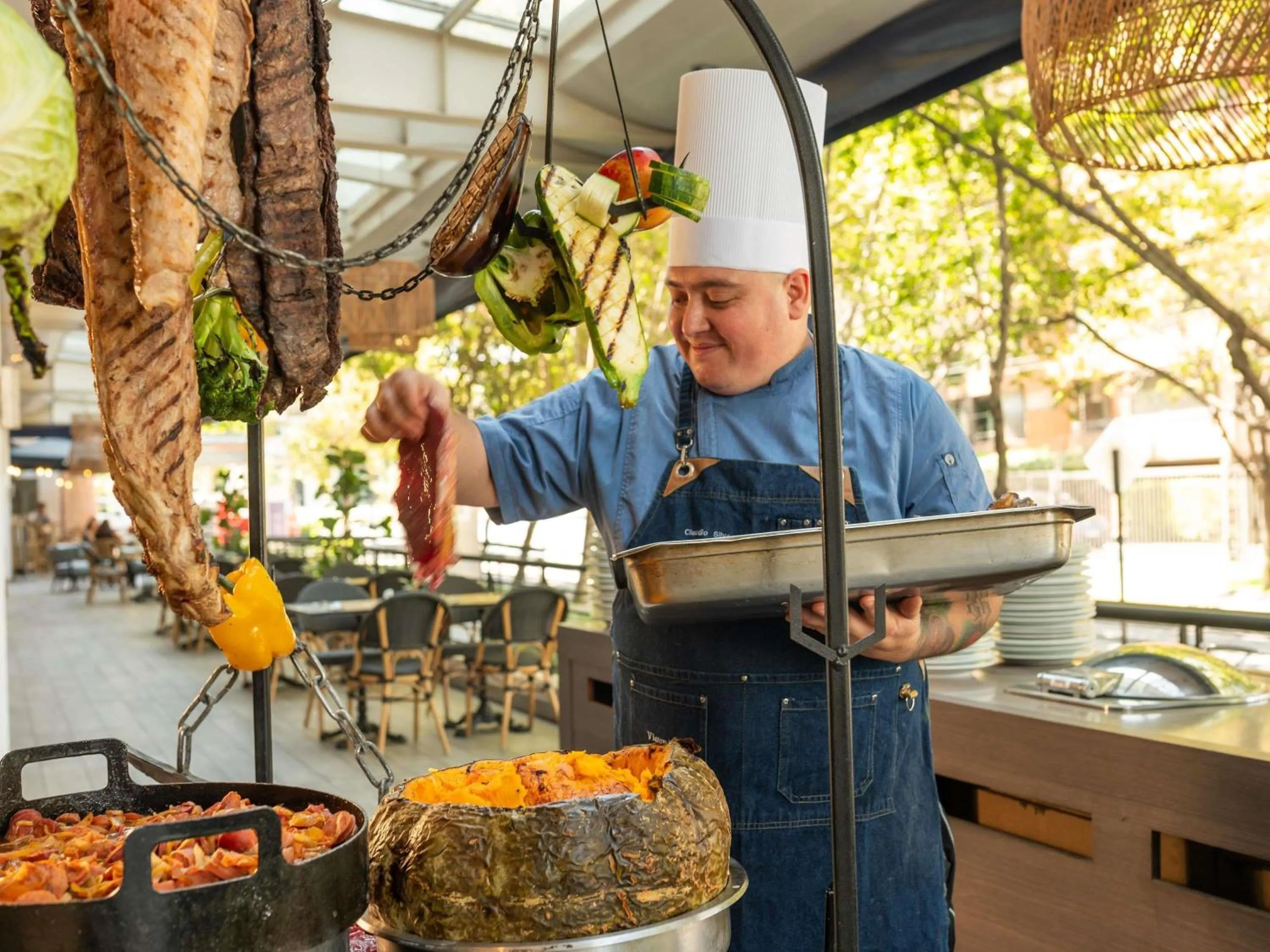 Restaurant/places to eat in Novotel Santiago Vitacura