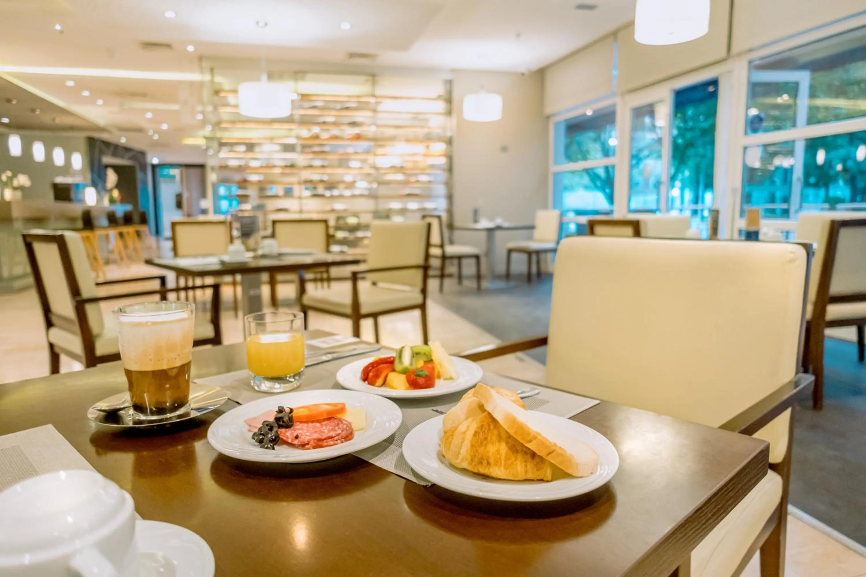 Restaurant/places to eat in Novotel Santiago Vitacura