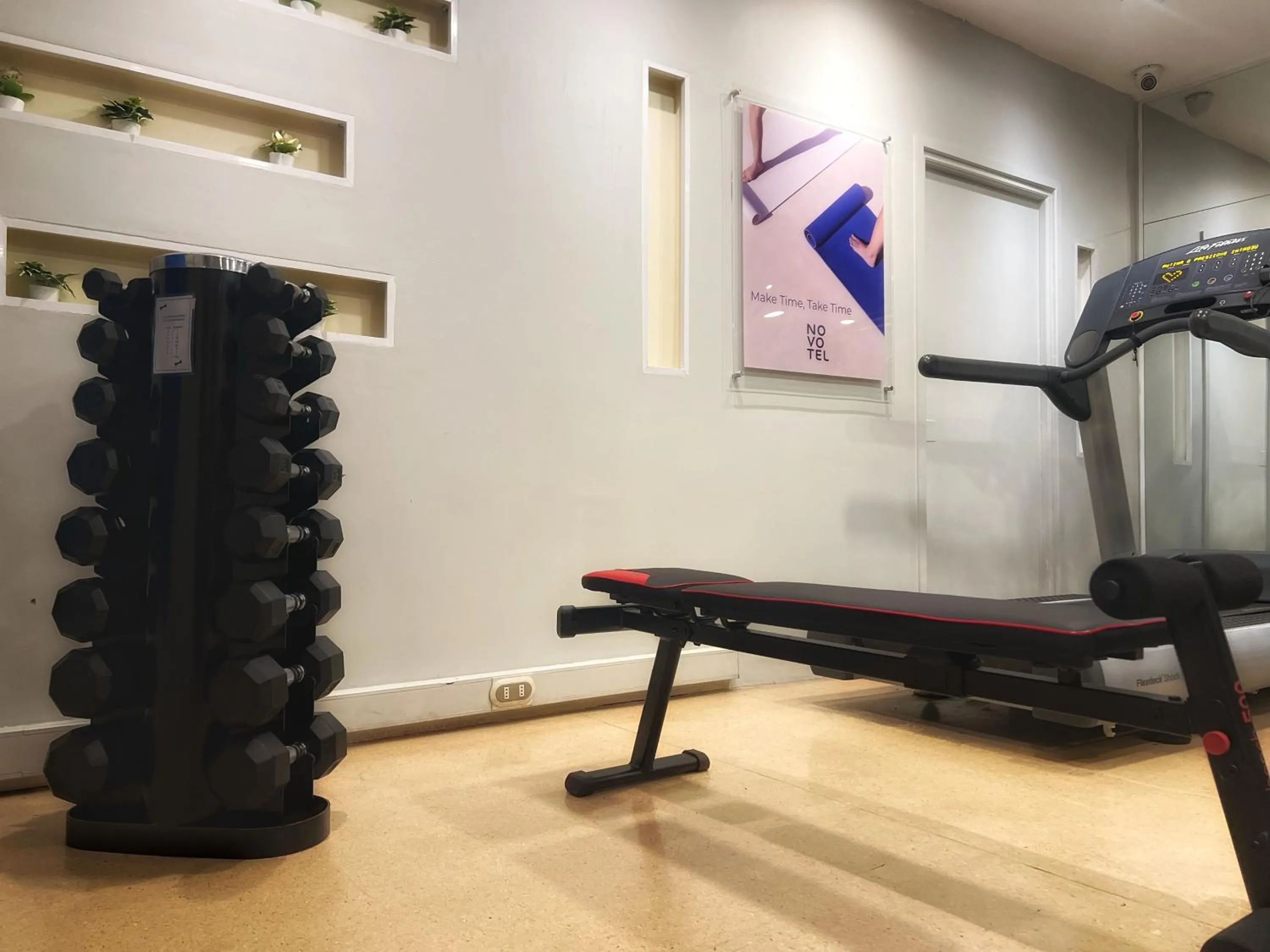 Fitness centre/facilities in Novotel Santiago Vitacura