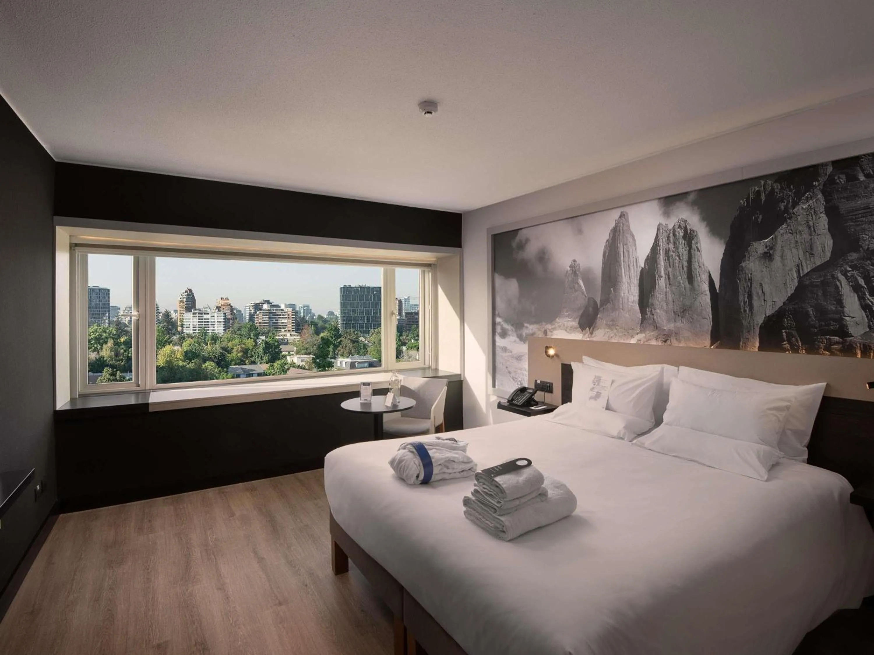 Bedroom, Bed in Novotel Santiago Vitacura