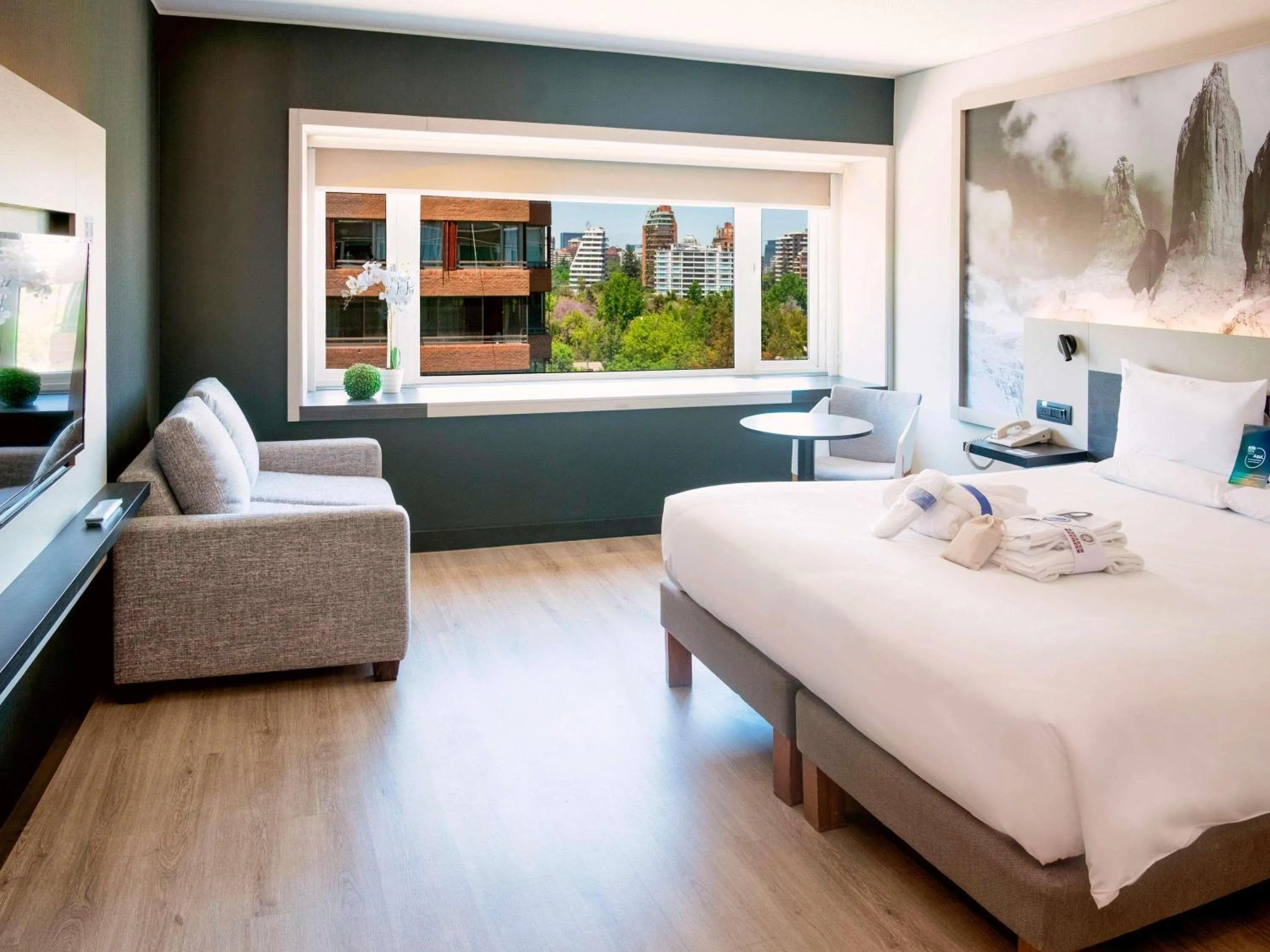 Bedroom, Bed in Novotel Santiago Vitacura