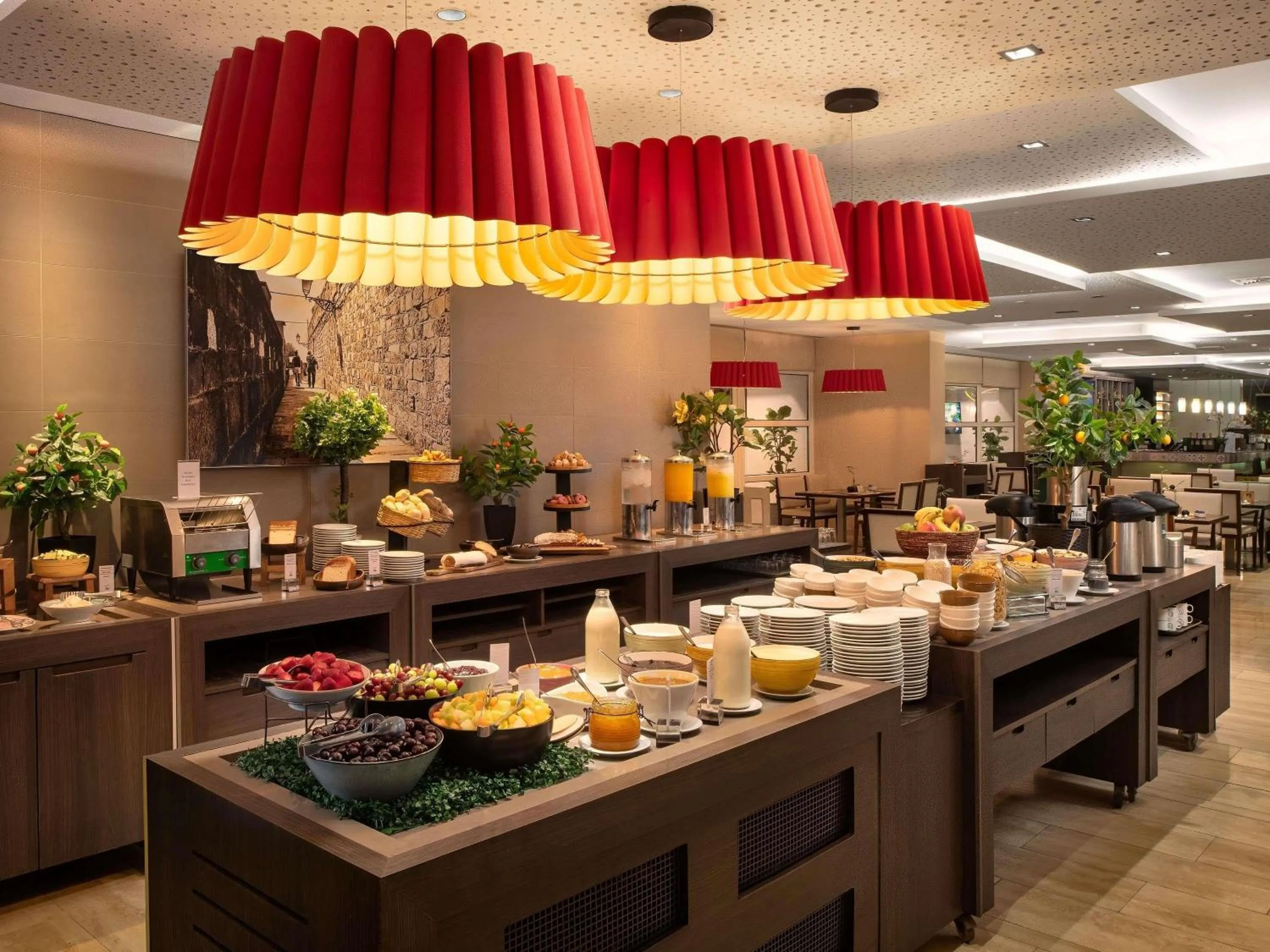 Restaurant/places to eat in Novotel Santiago Vitacura